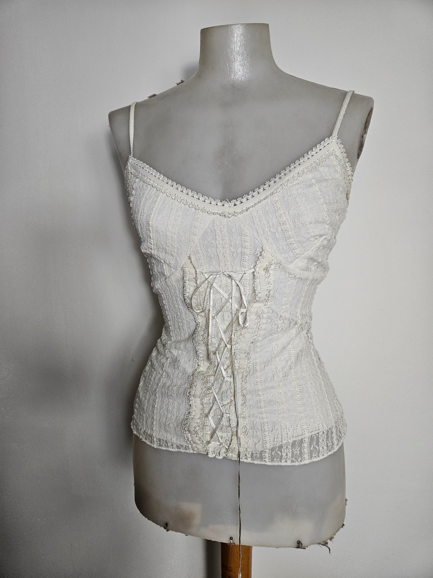 Haut dentelle et laçage