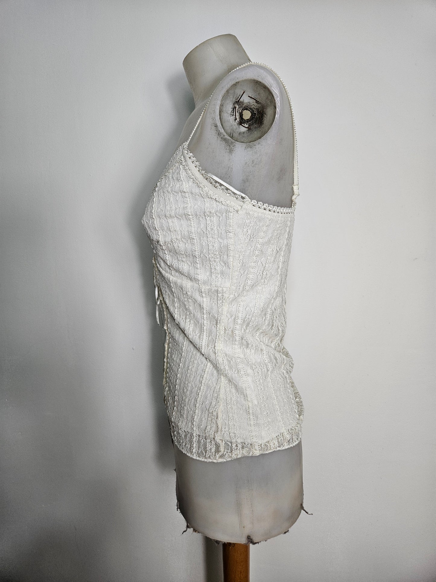 Haut dentelle et laçage