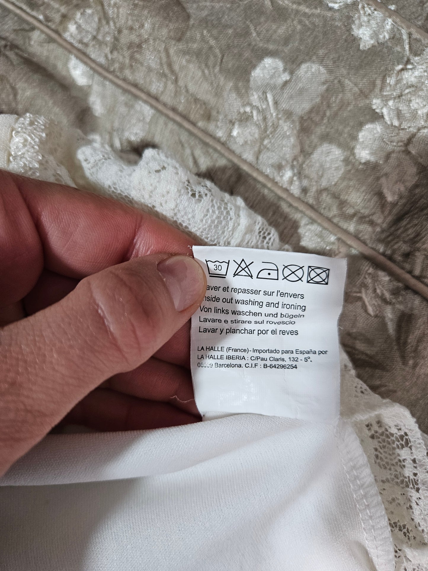 Haut dentelle et laçage