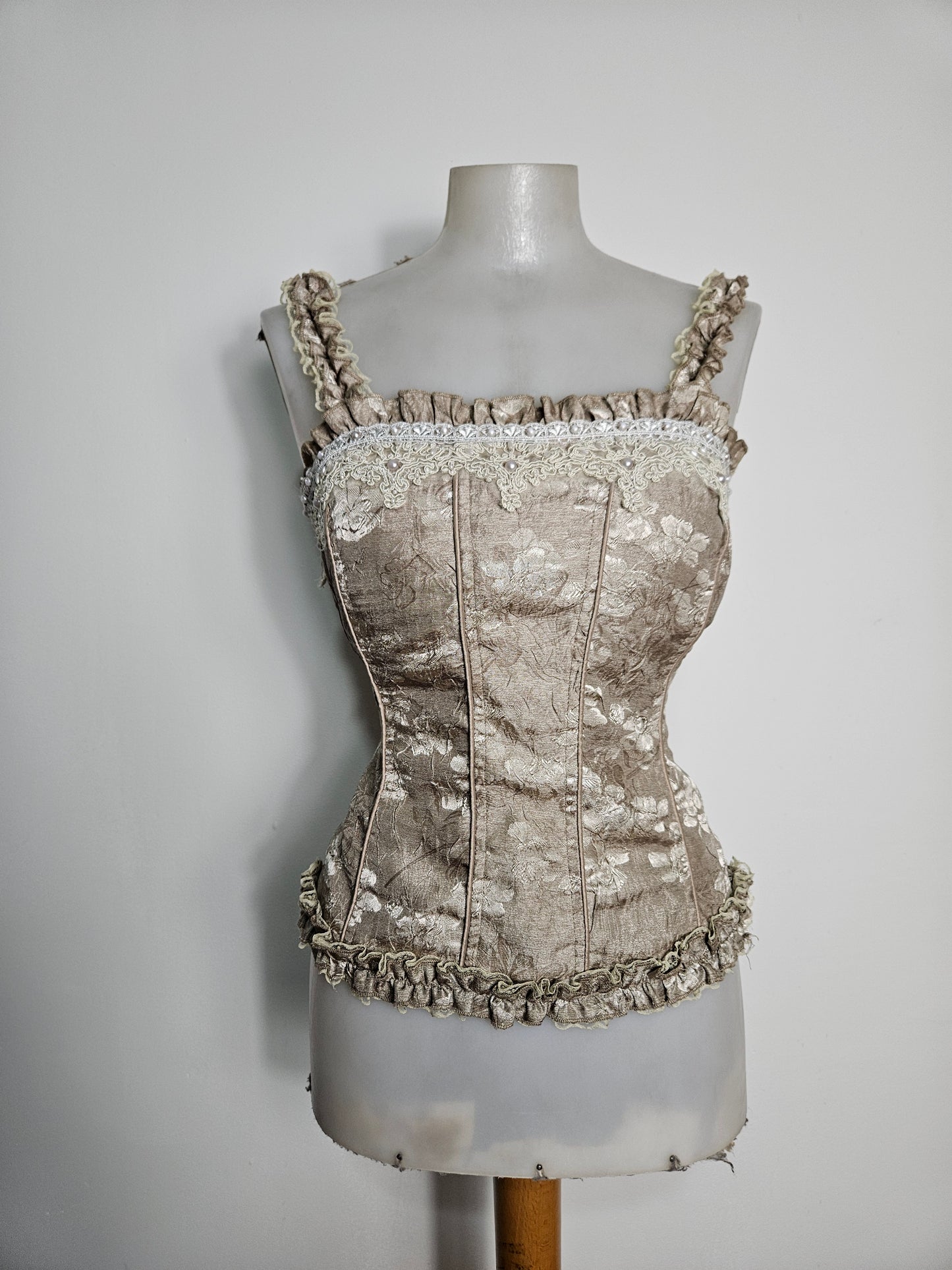 Haut satiné floral esprit corset