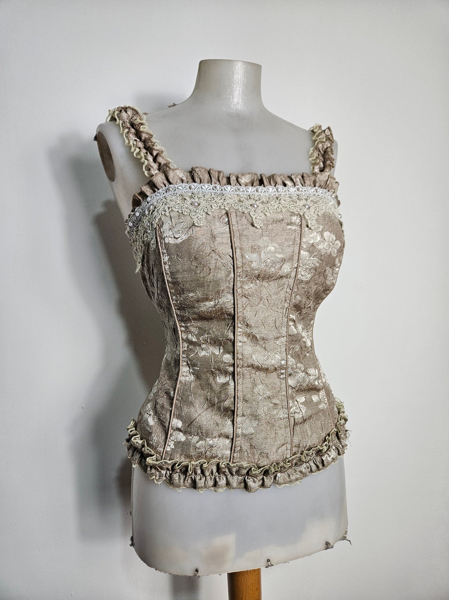 Haut satiné floral esprit corset
