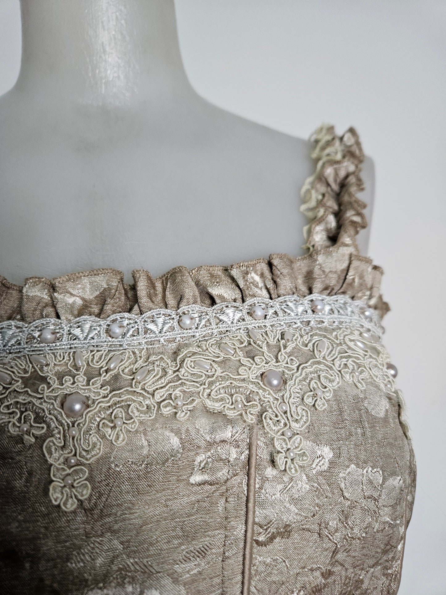 Haut satiné floral esprit corset