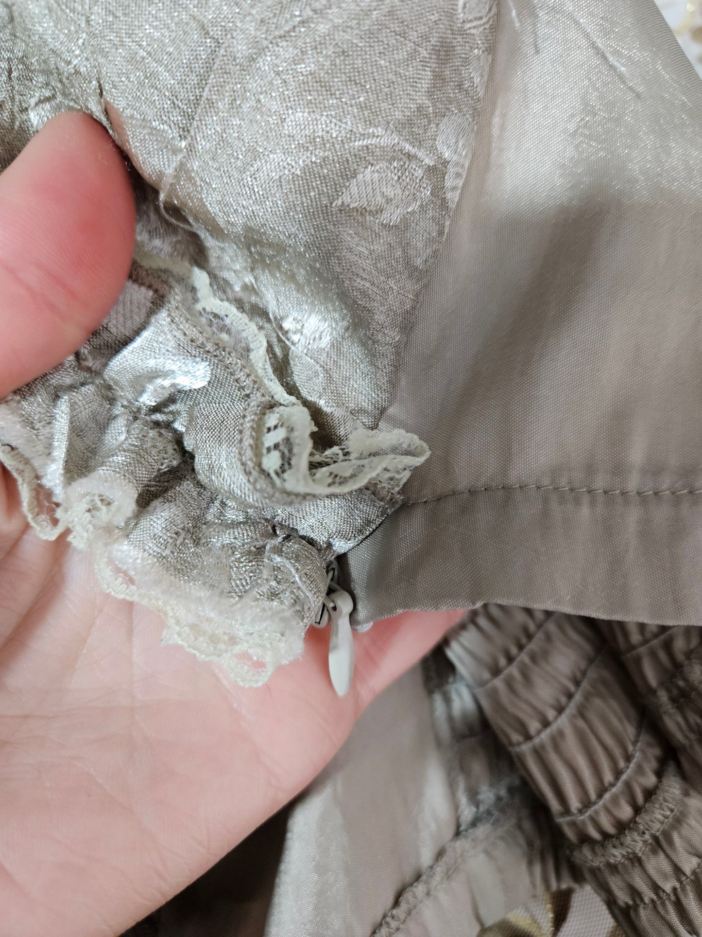 Haut satiné floral esprit corset