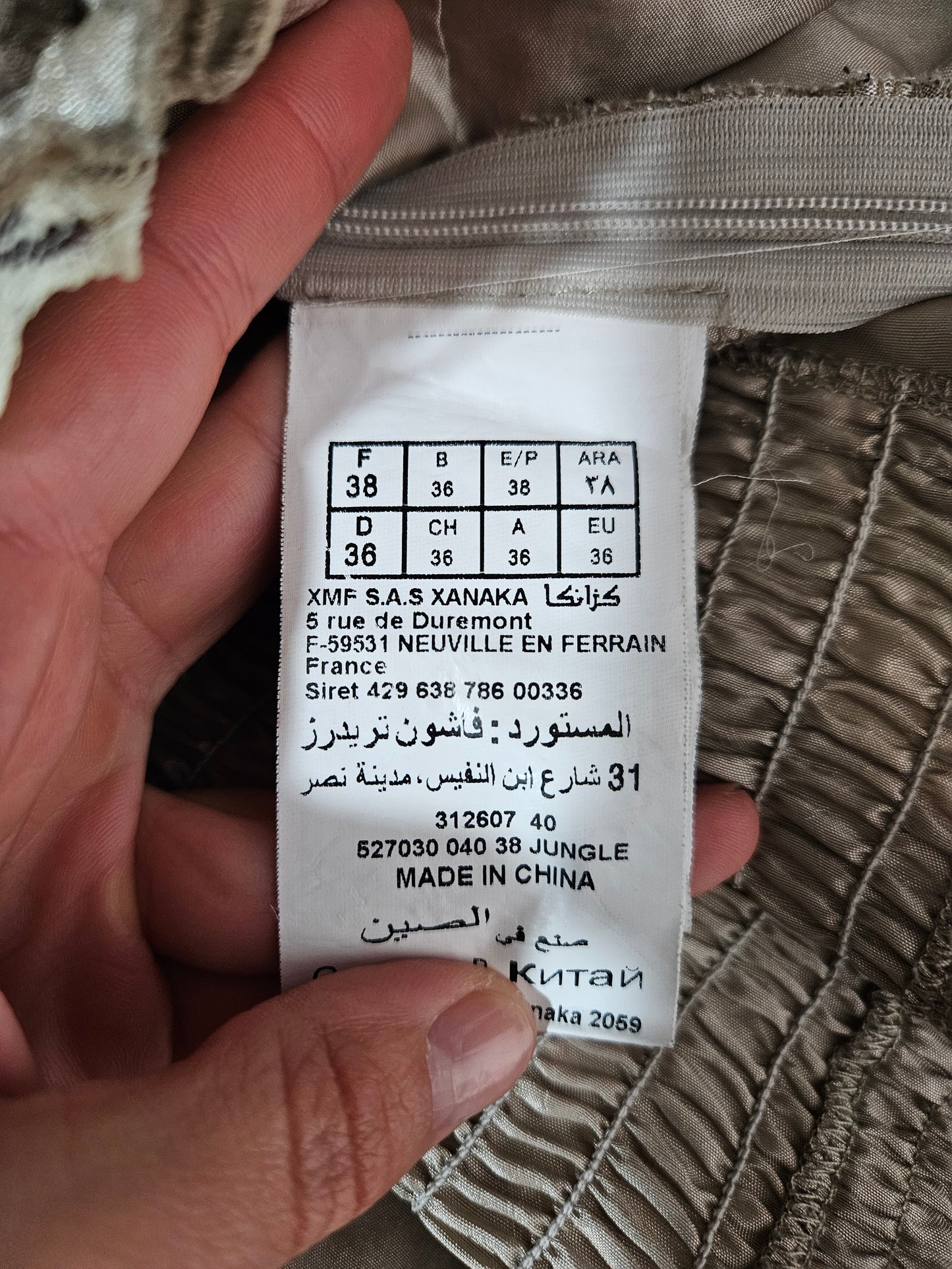 Haut satiné floral esprit corset