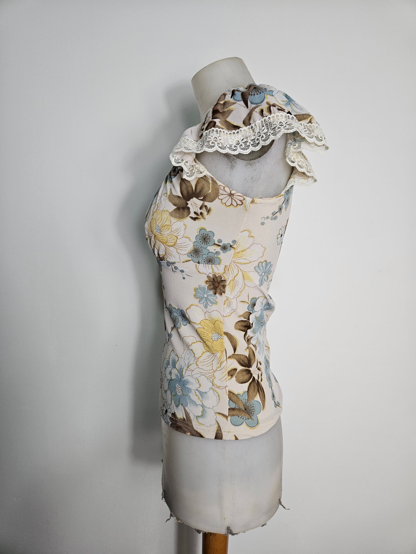 Haut en voile floral