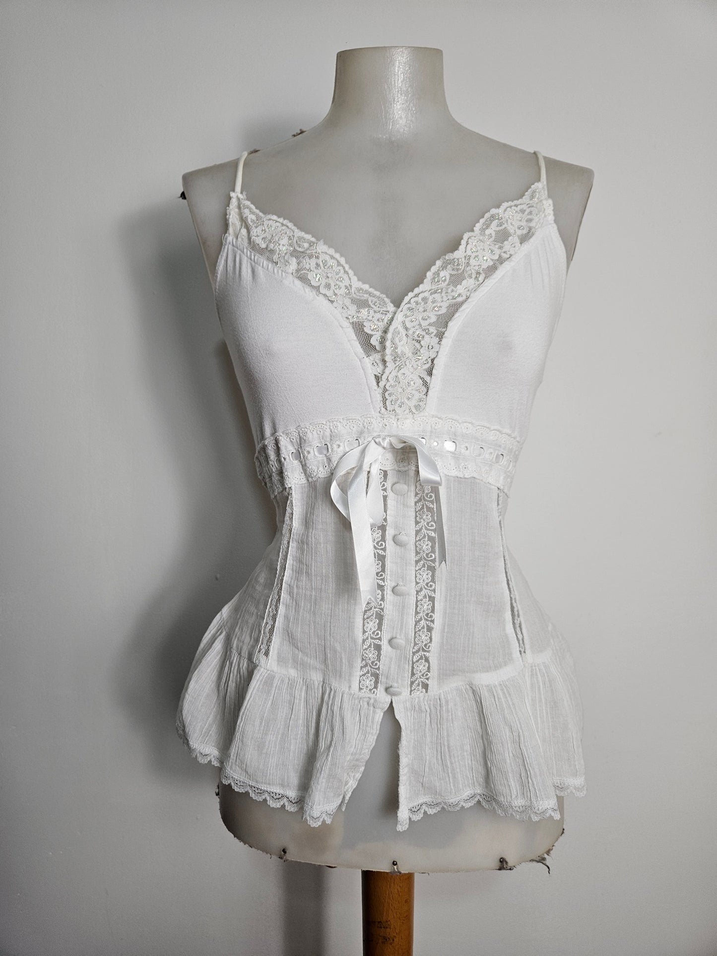 Haut voile et dentelle blanc