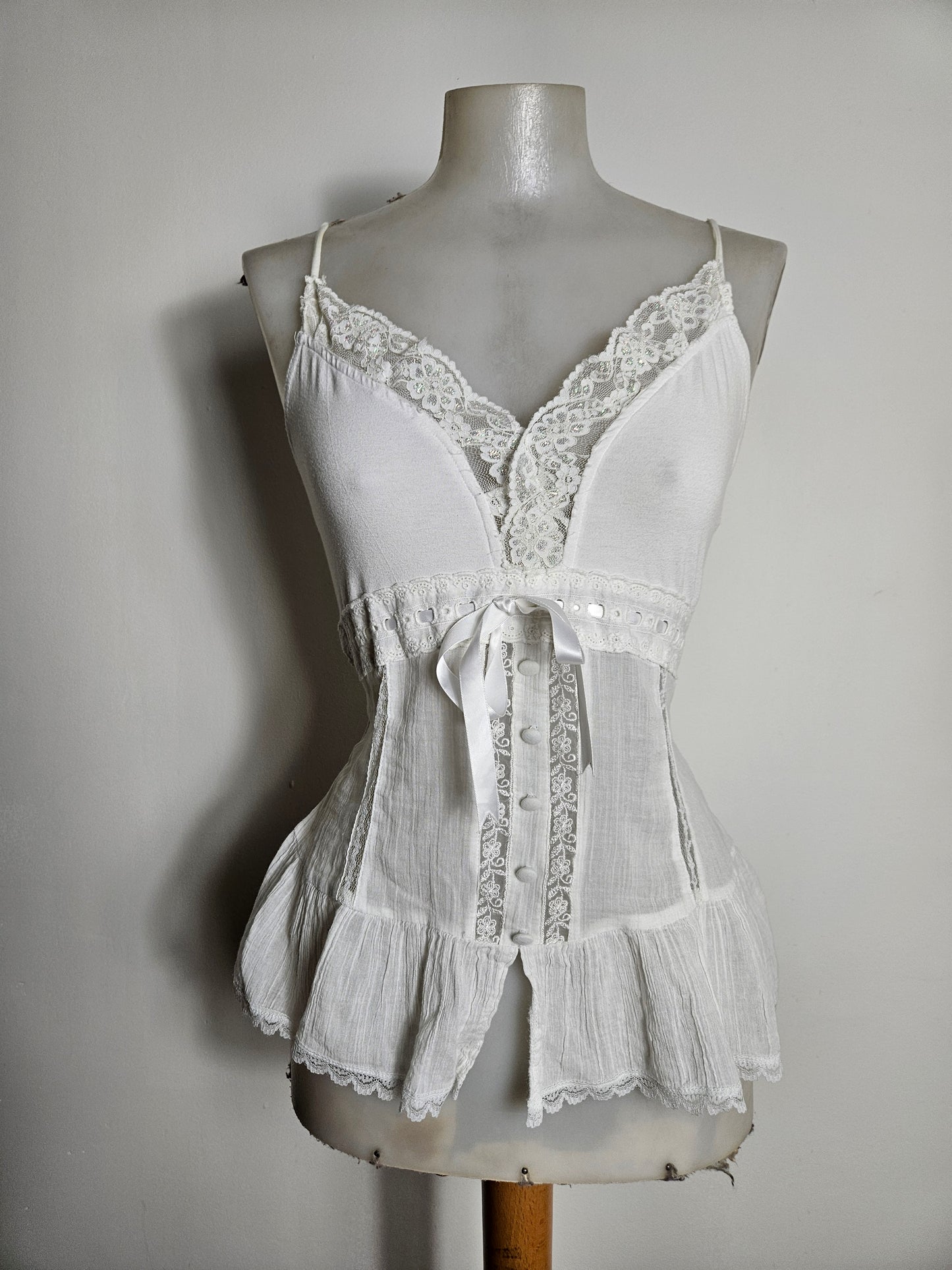 Haut voile et dentelle blanc