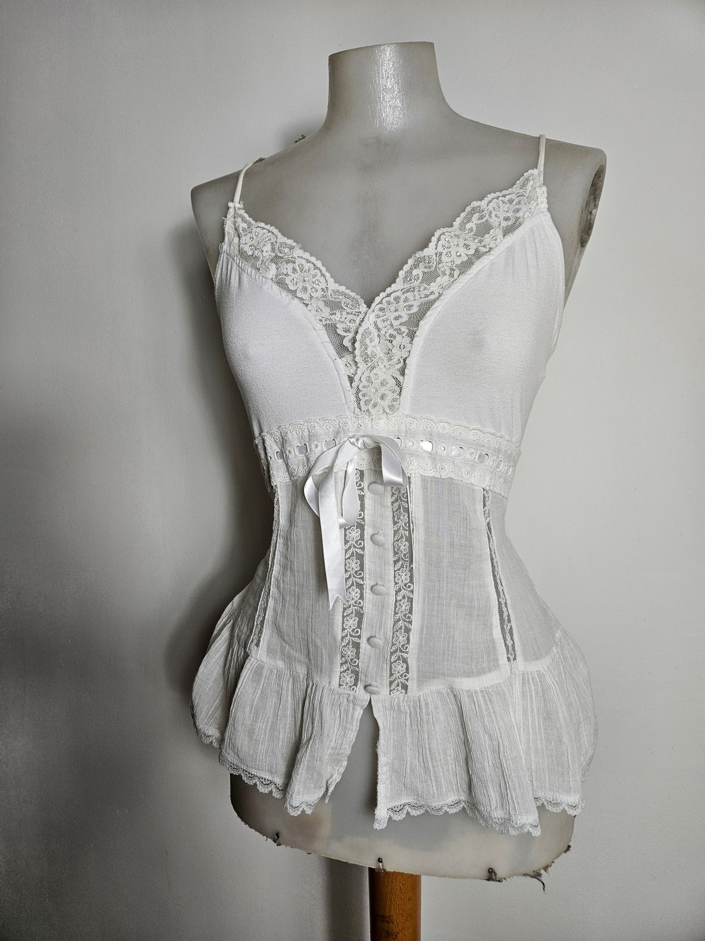 Haut voile et dentelle blanc