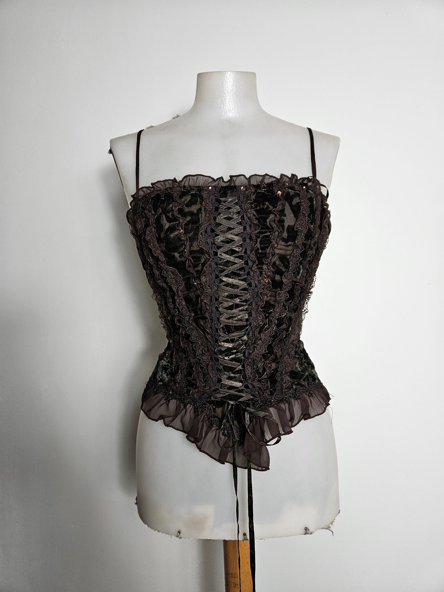 Haut en velours marron à laçage