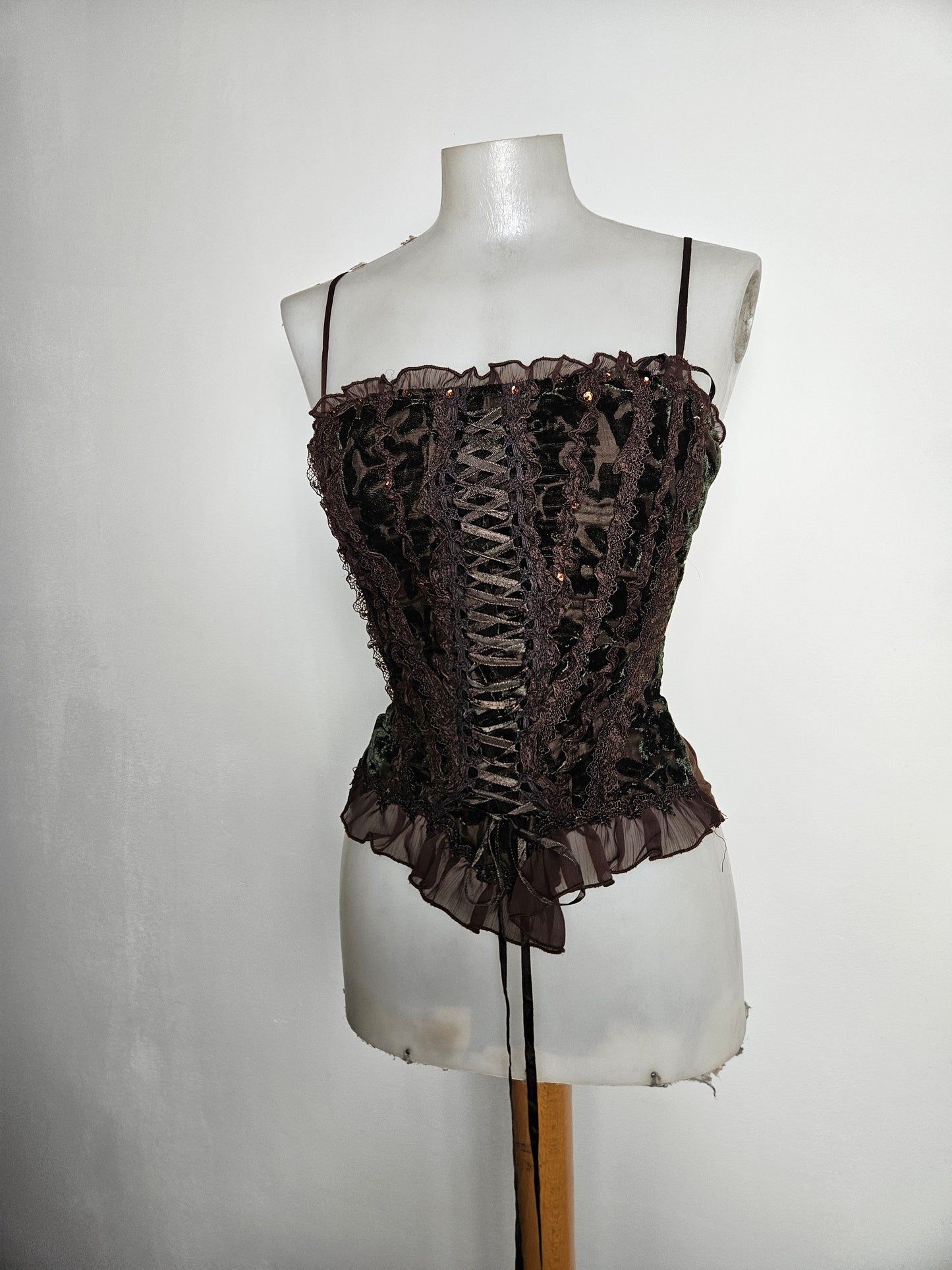 Haut en velours marron à laçage