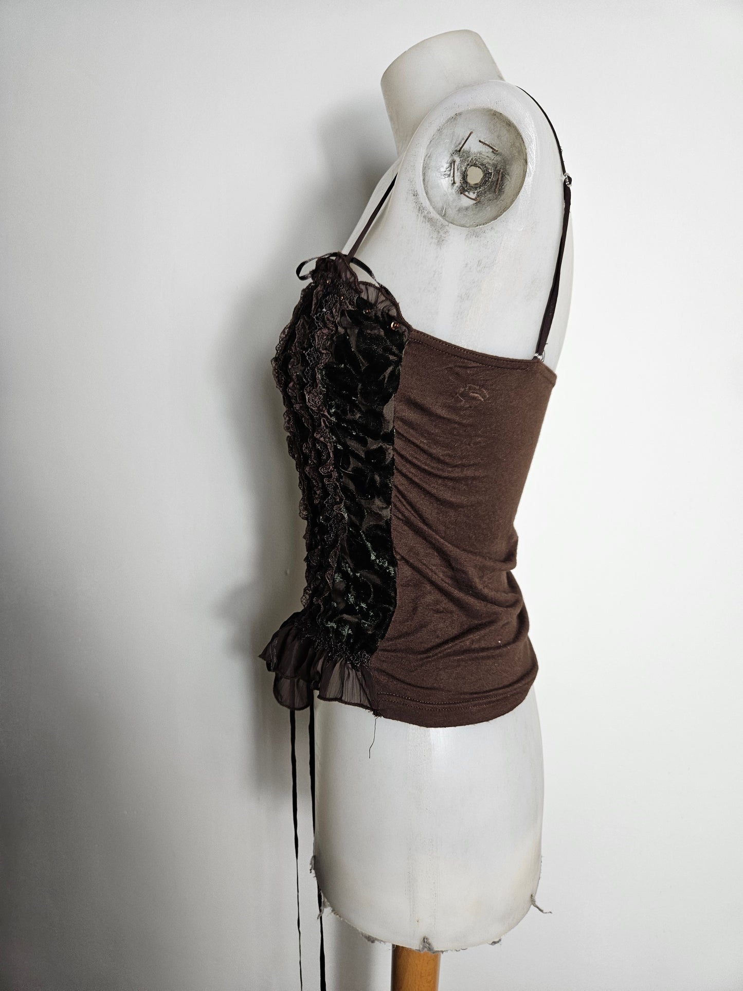 Haut en velours marron à laçage