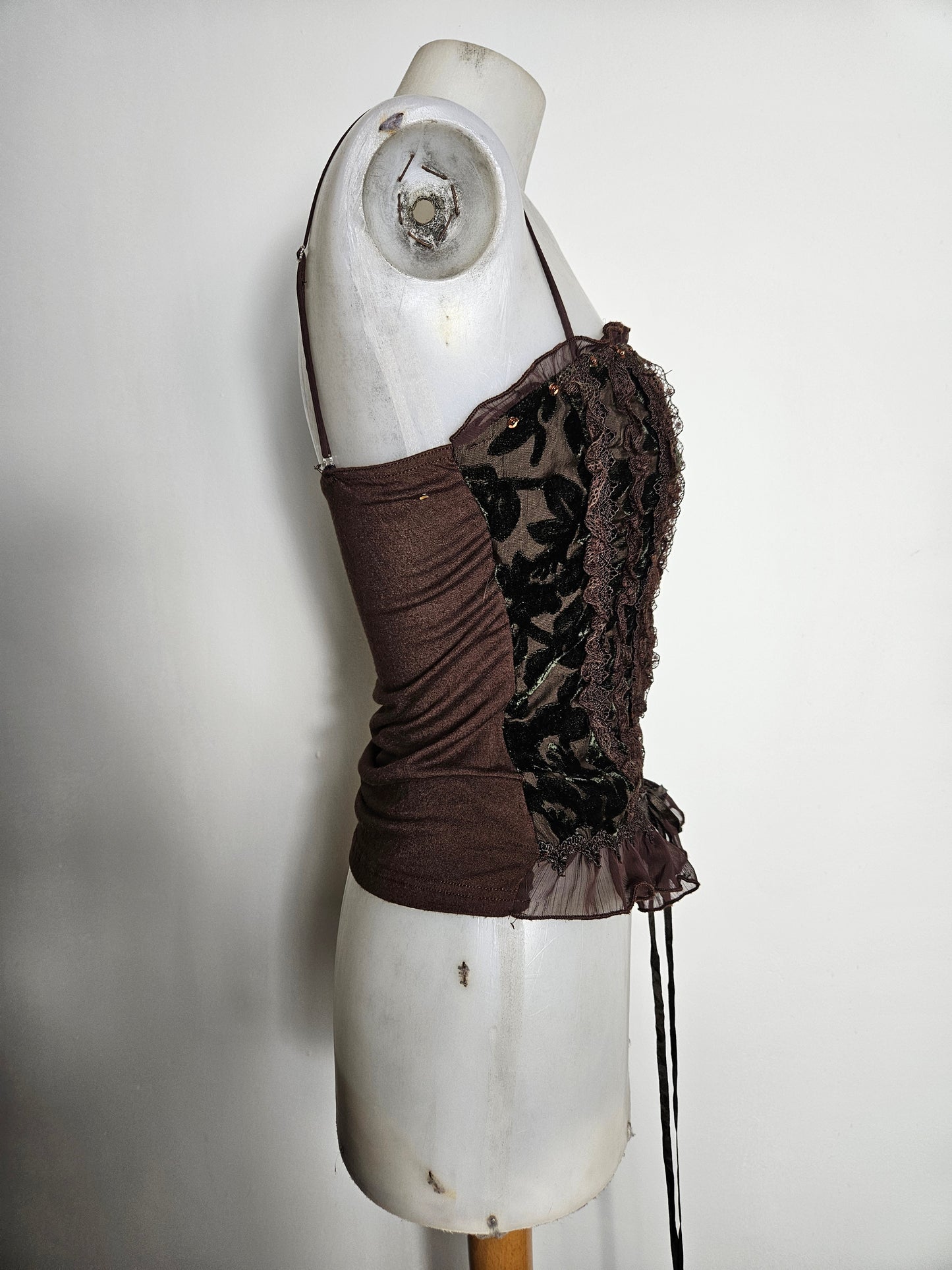 Haut en velours marron à laçage