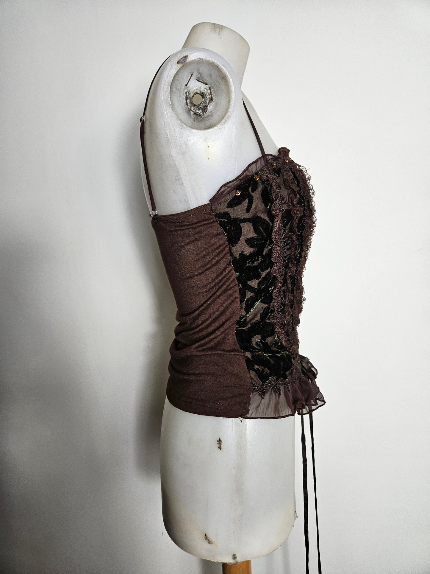 Haut en velours marron à laçage