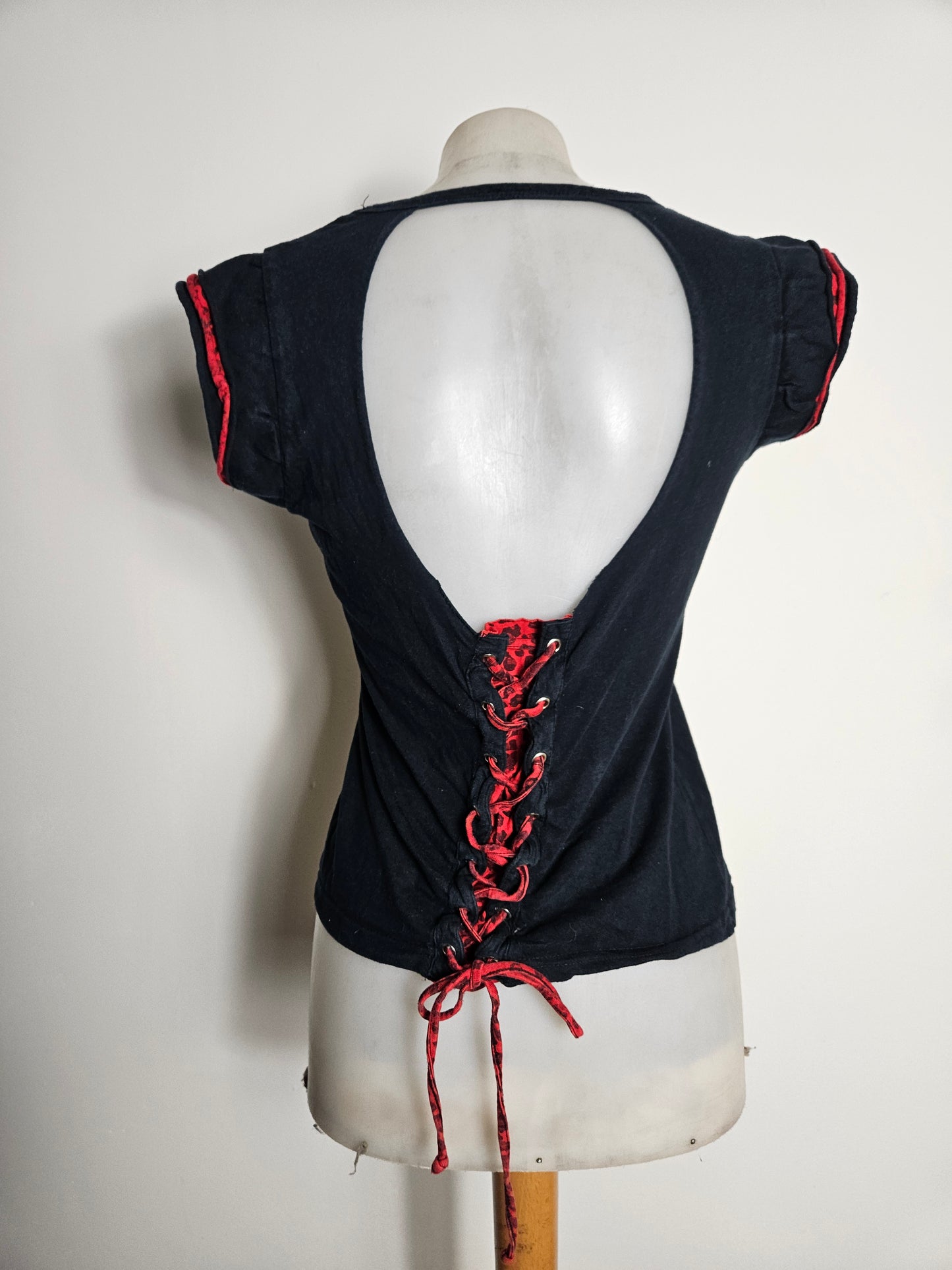 Haut dos nu Hell Bunny