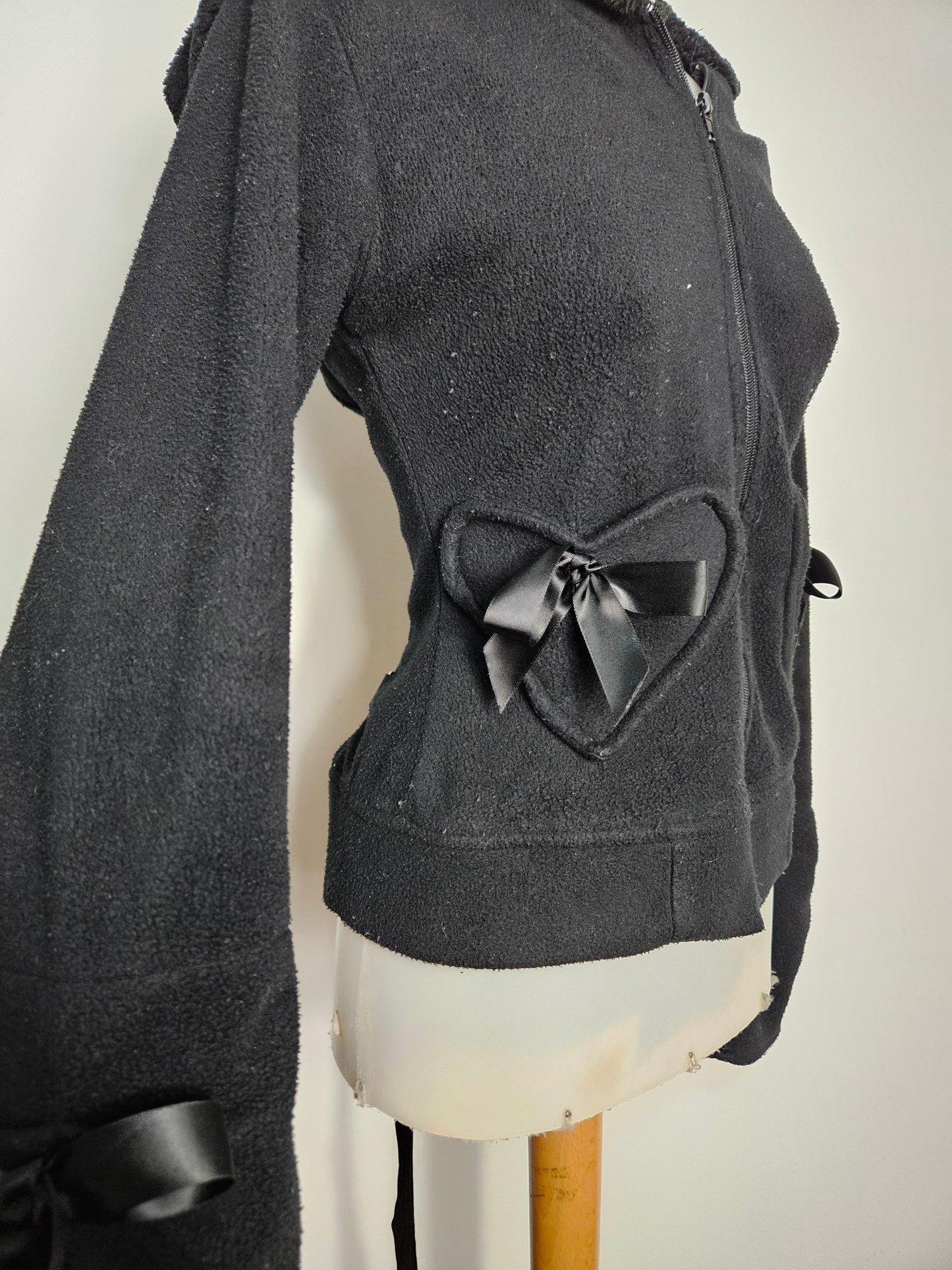 Veste à capuche détails ruban et lacage