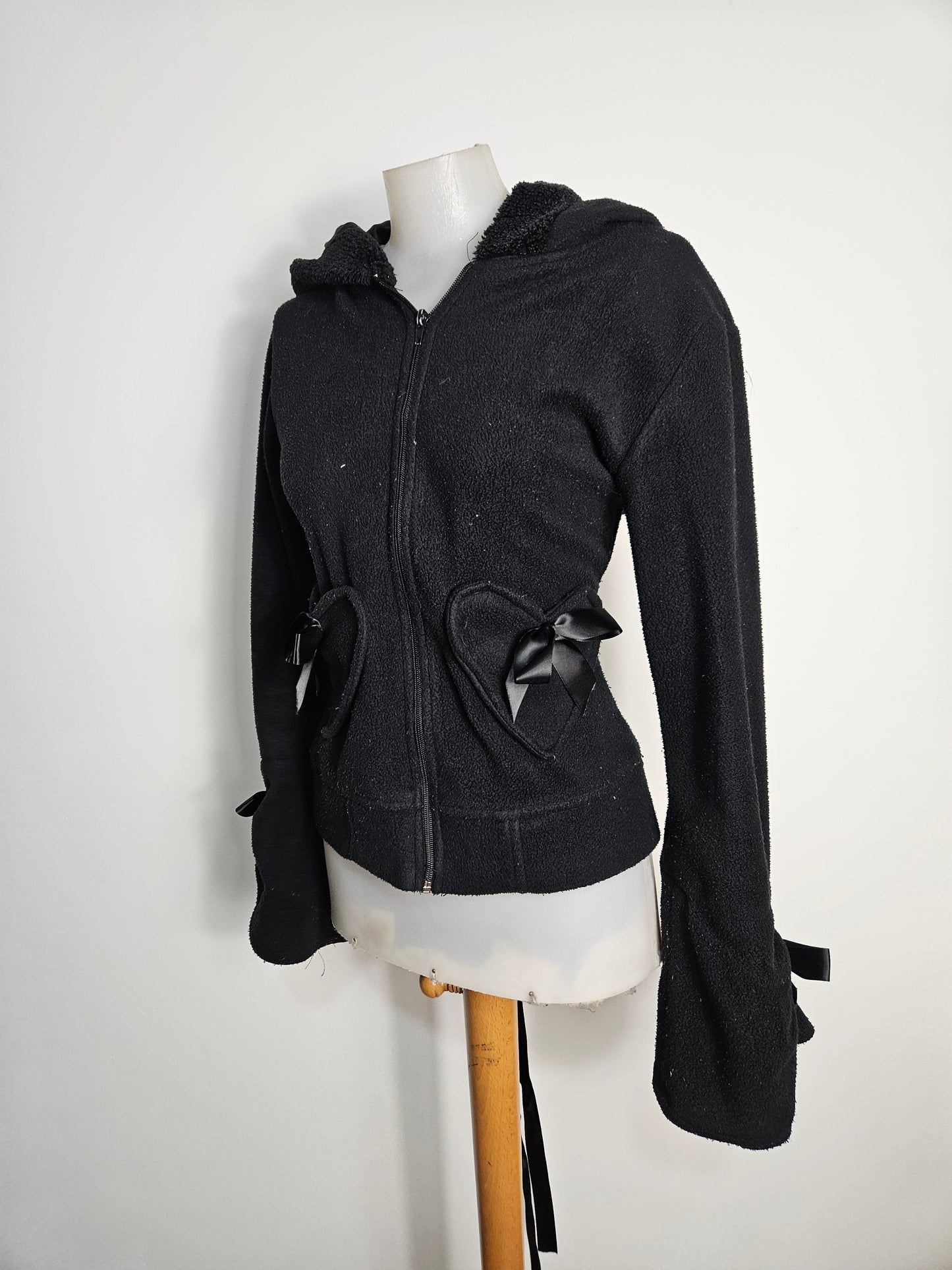 Veste à capuche détails ruban et lacage