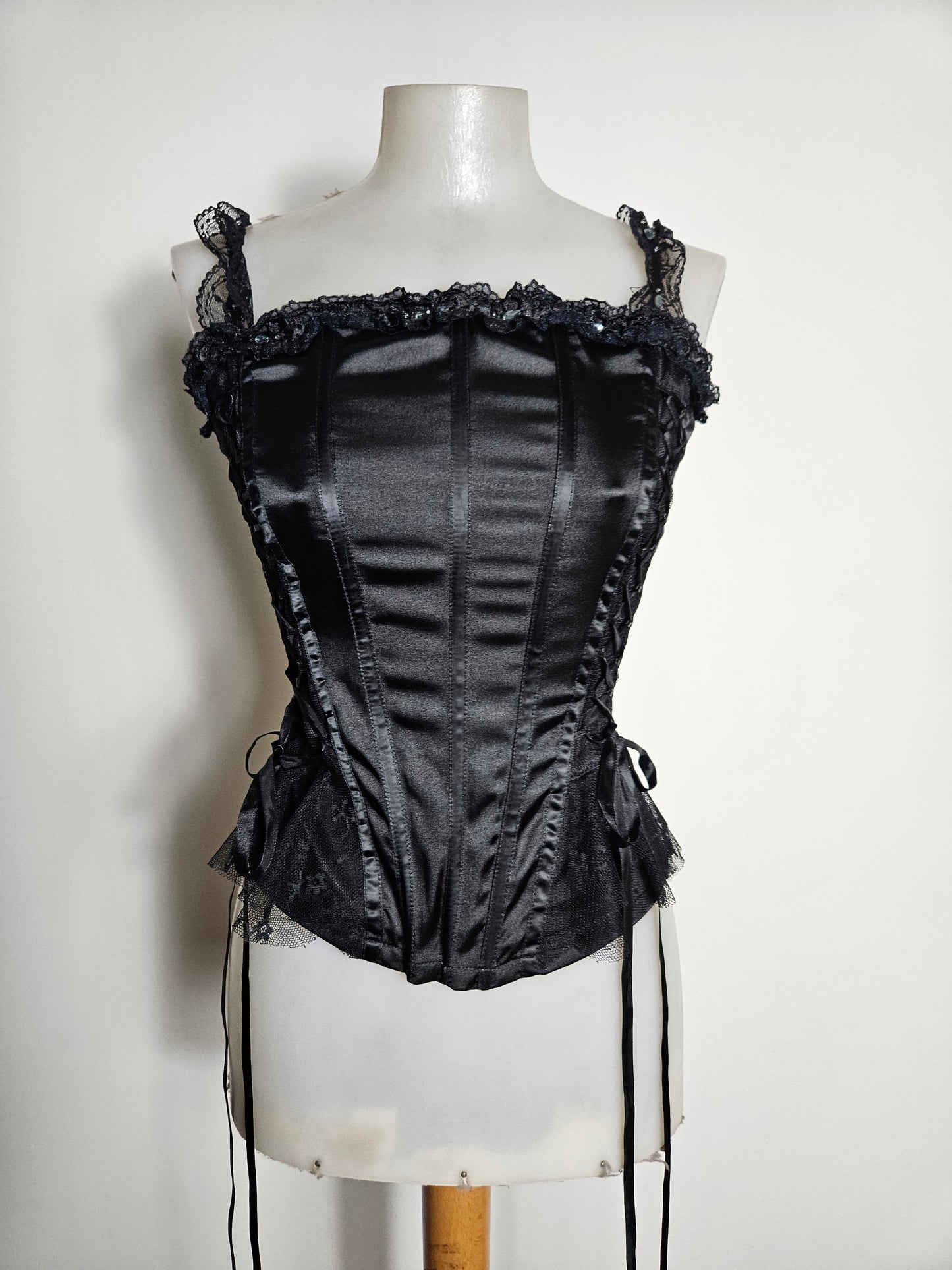 Haut esprit corset satiné noir