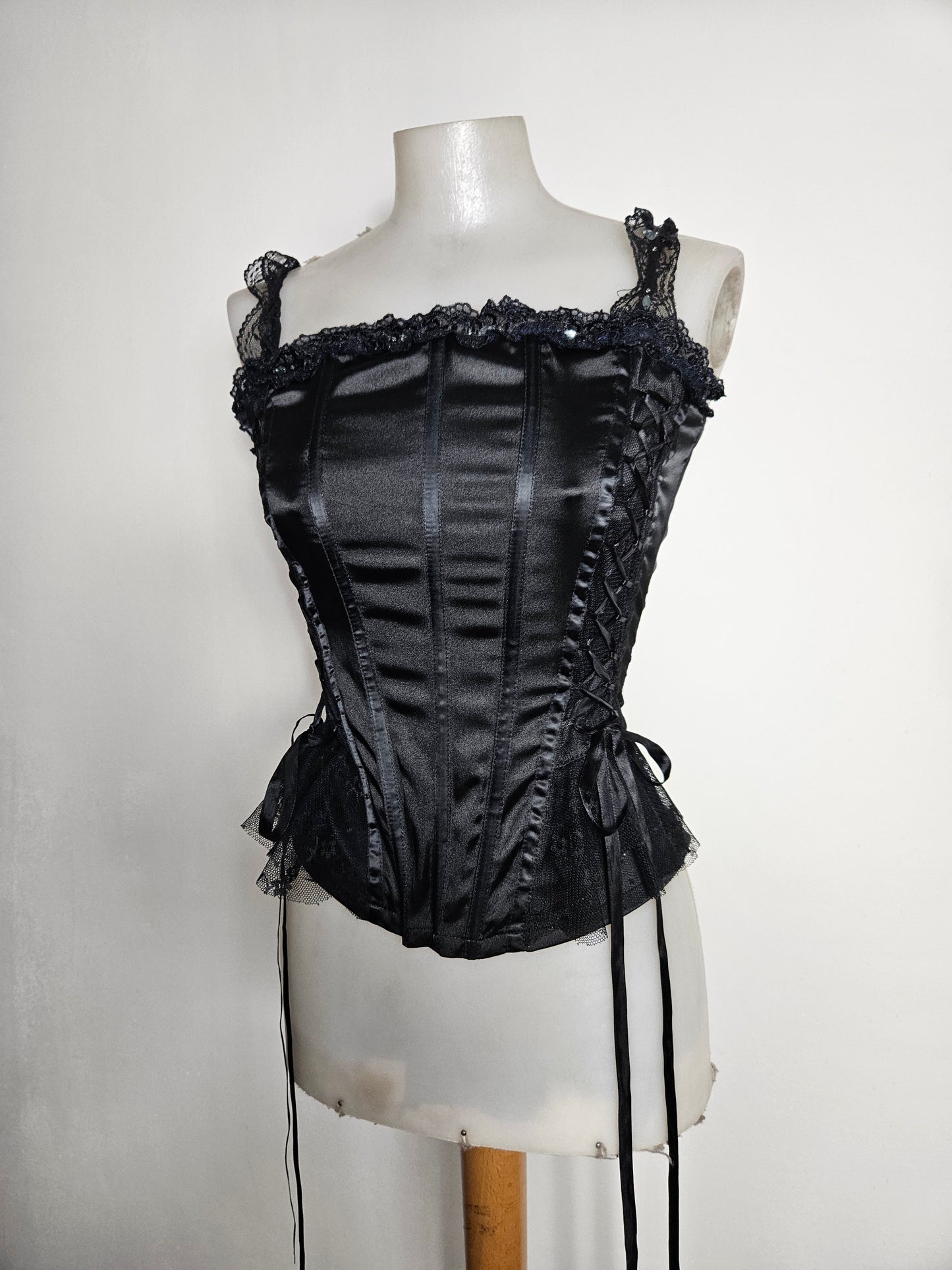 Haut esprit corset satiné noir