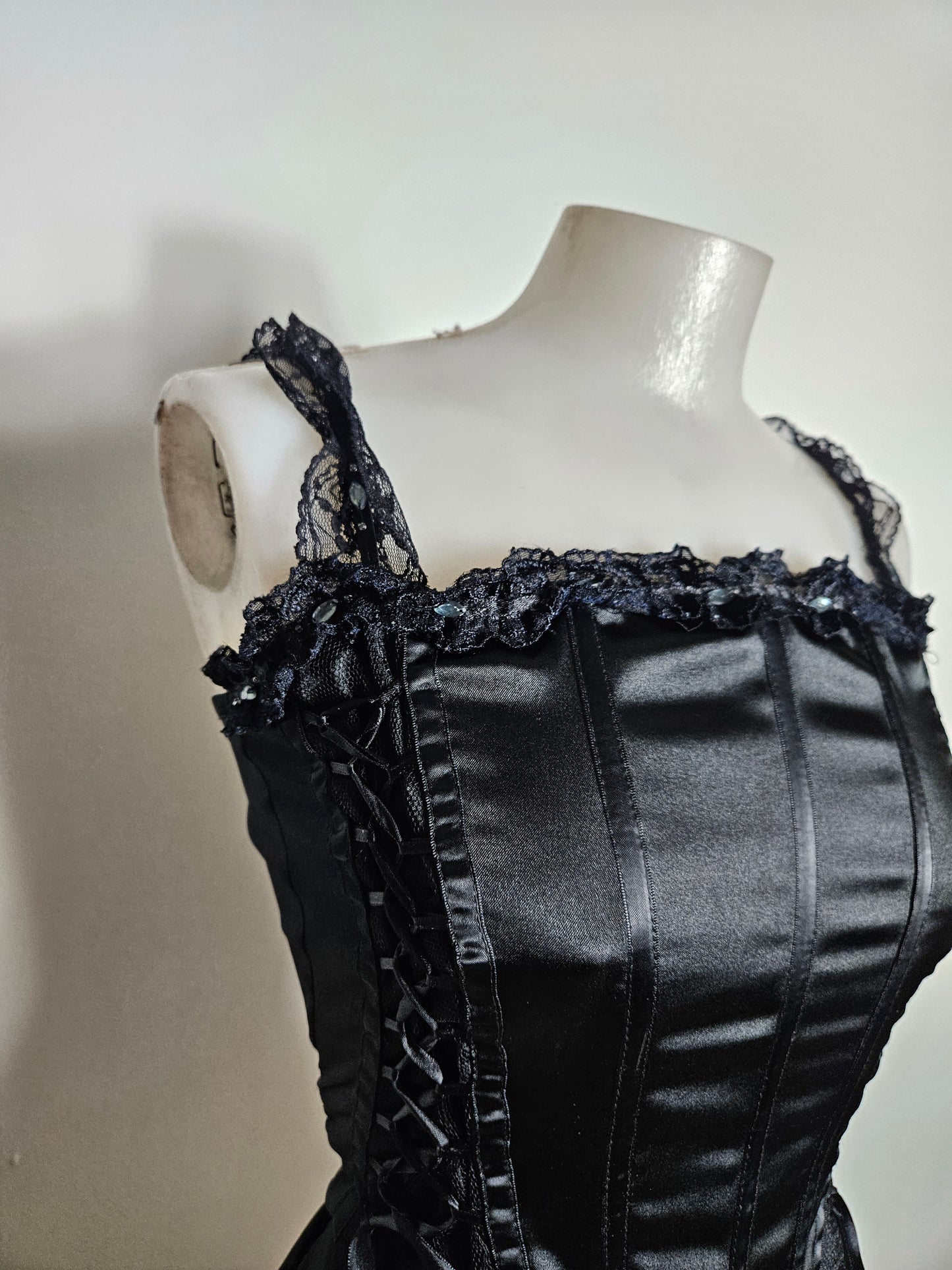 Haut esprit corset satiné noir