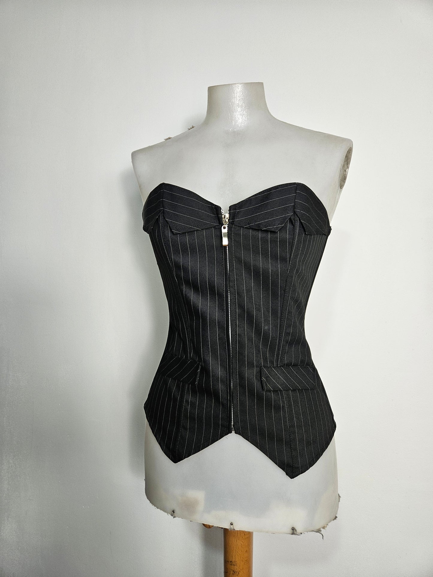 Ensemble corset et mini jupe