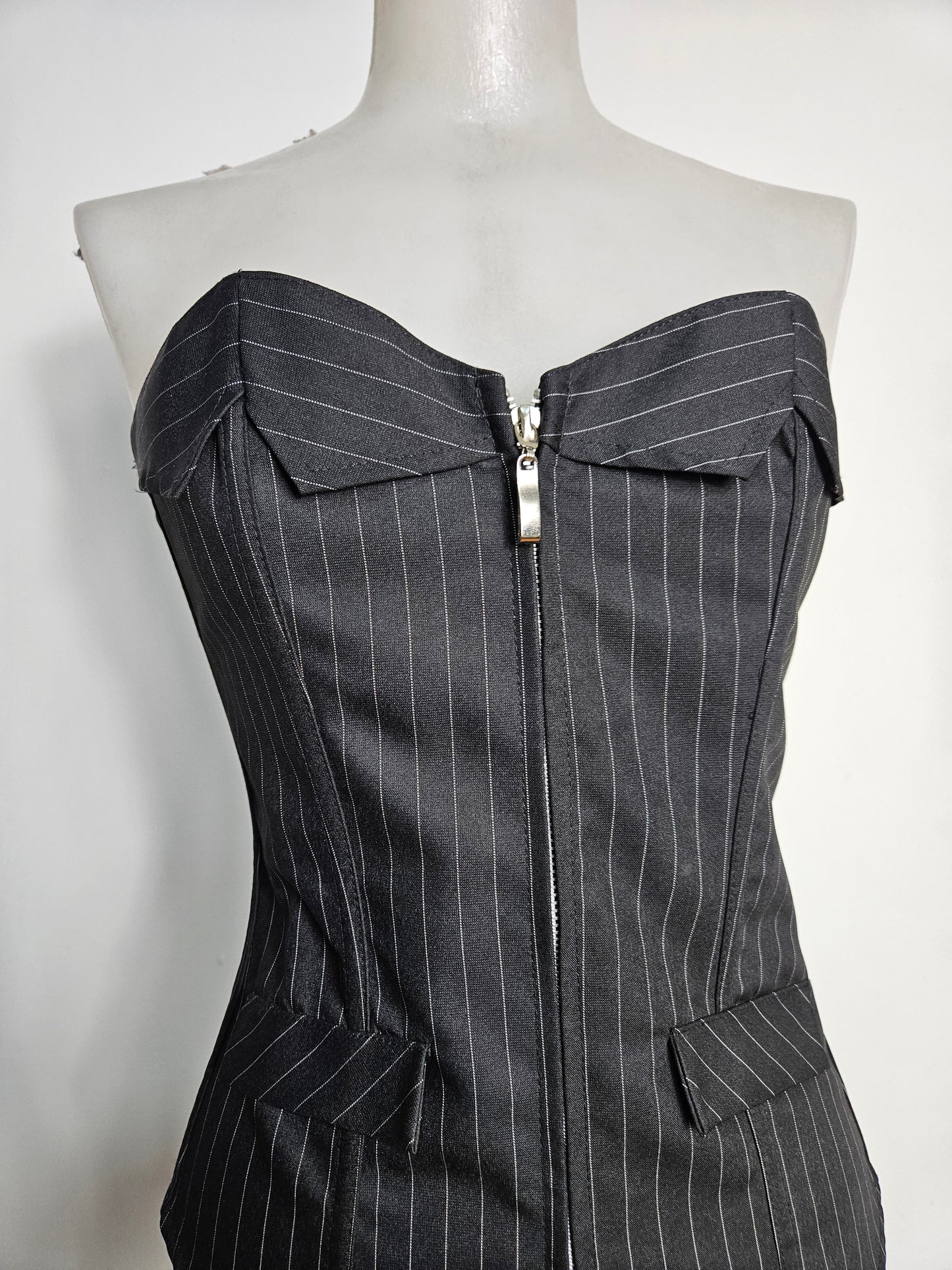 Ensemble corset et mini jupe