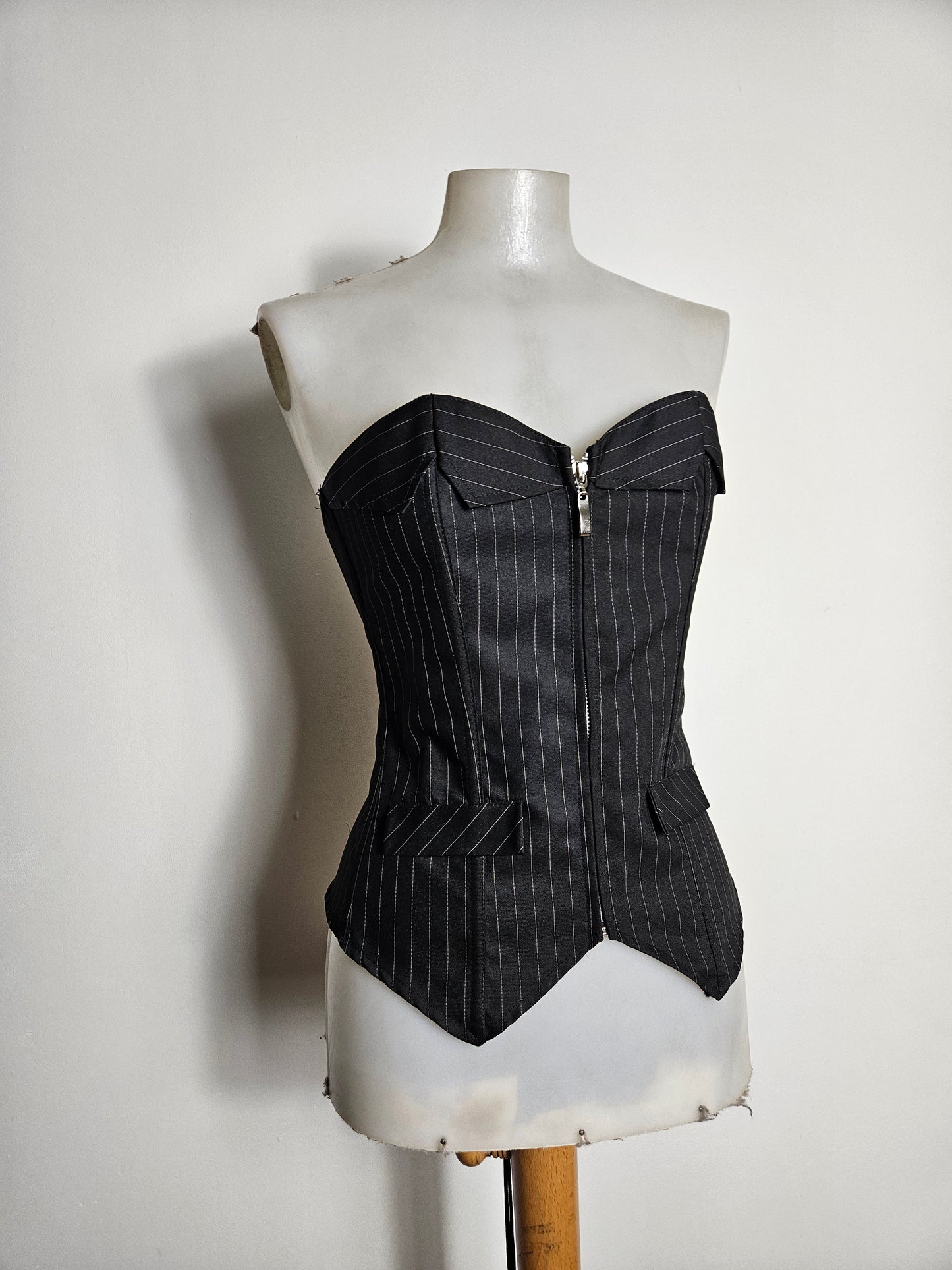 Ensemble corset et mini jupe