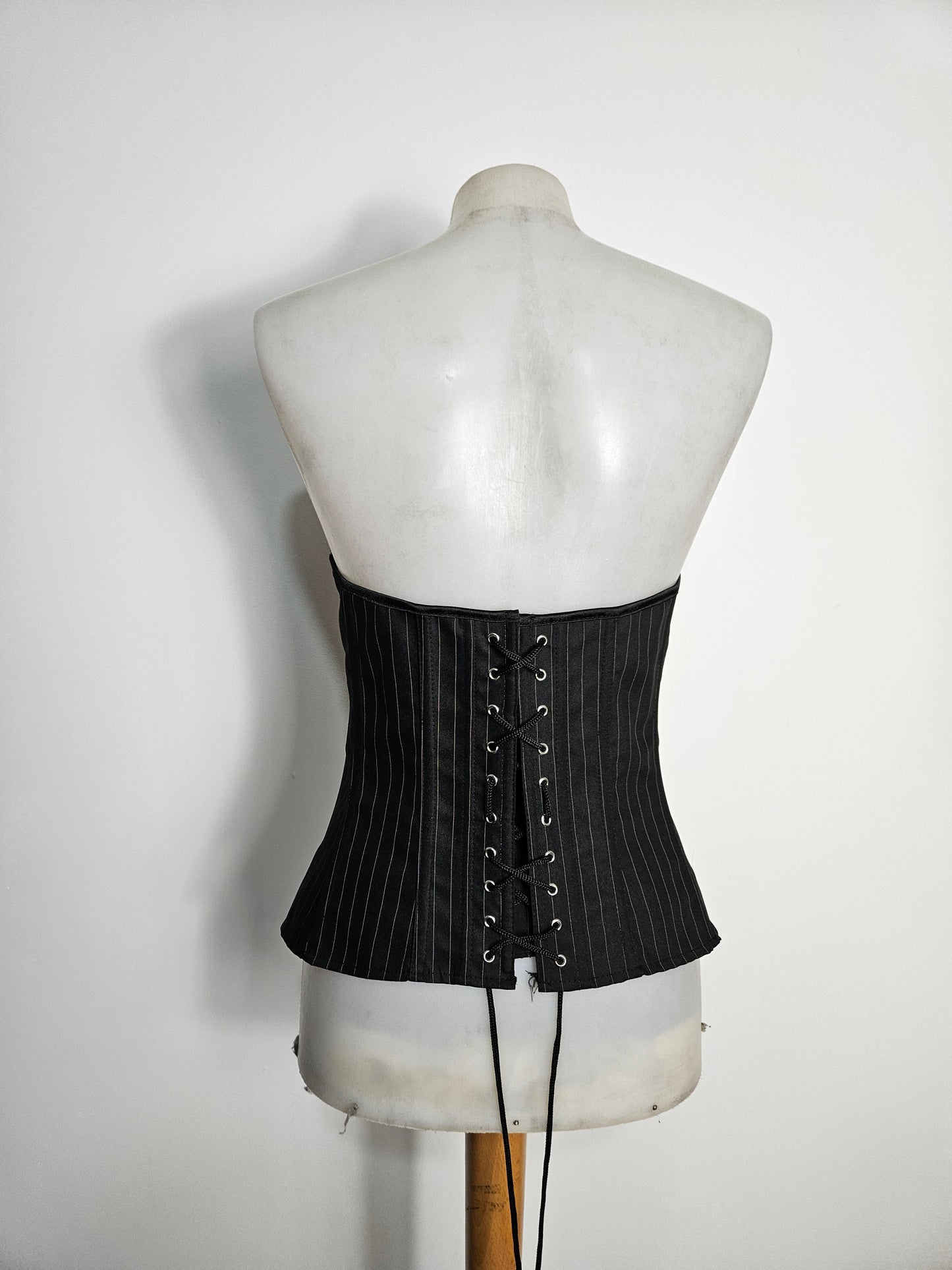 Ensemble corset et mini jupe