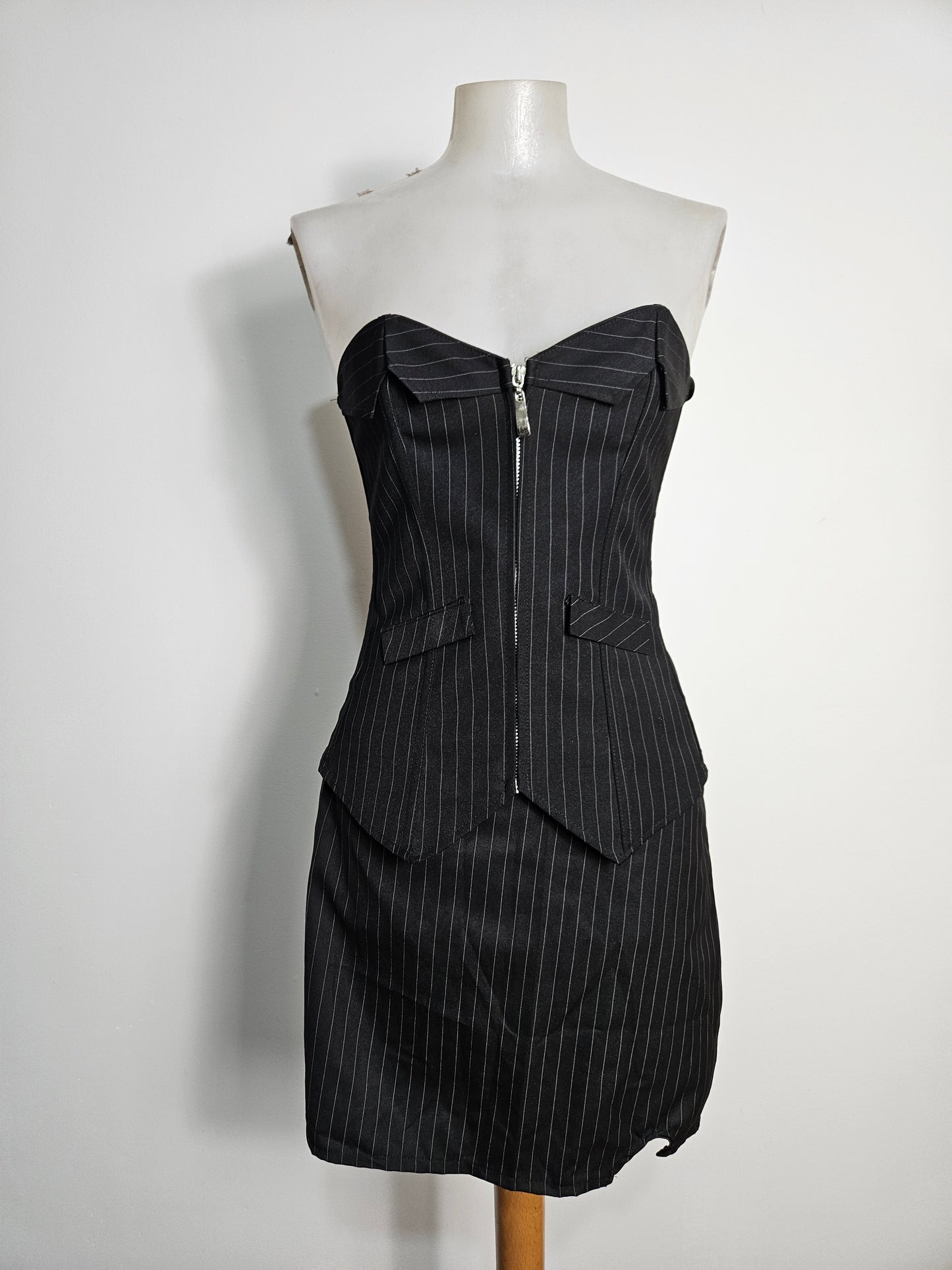 Ensemble corset et mini jupe