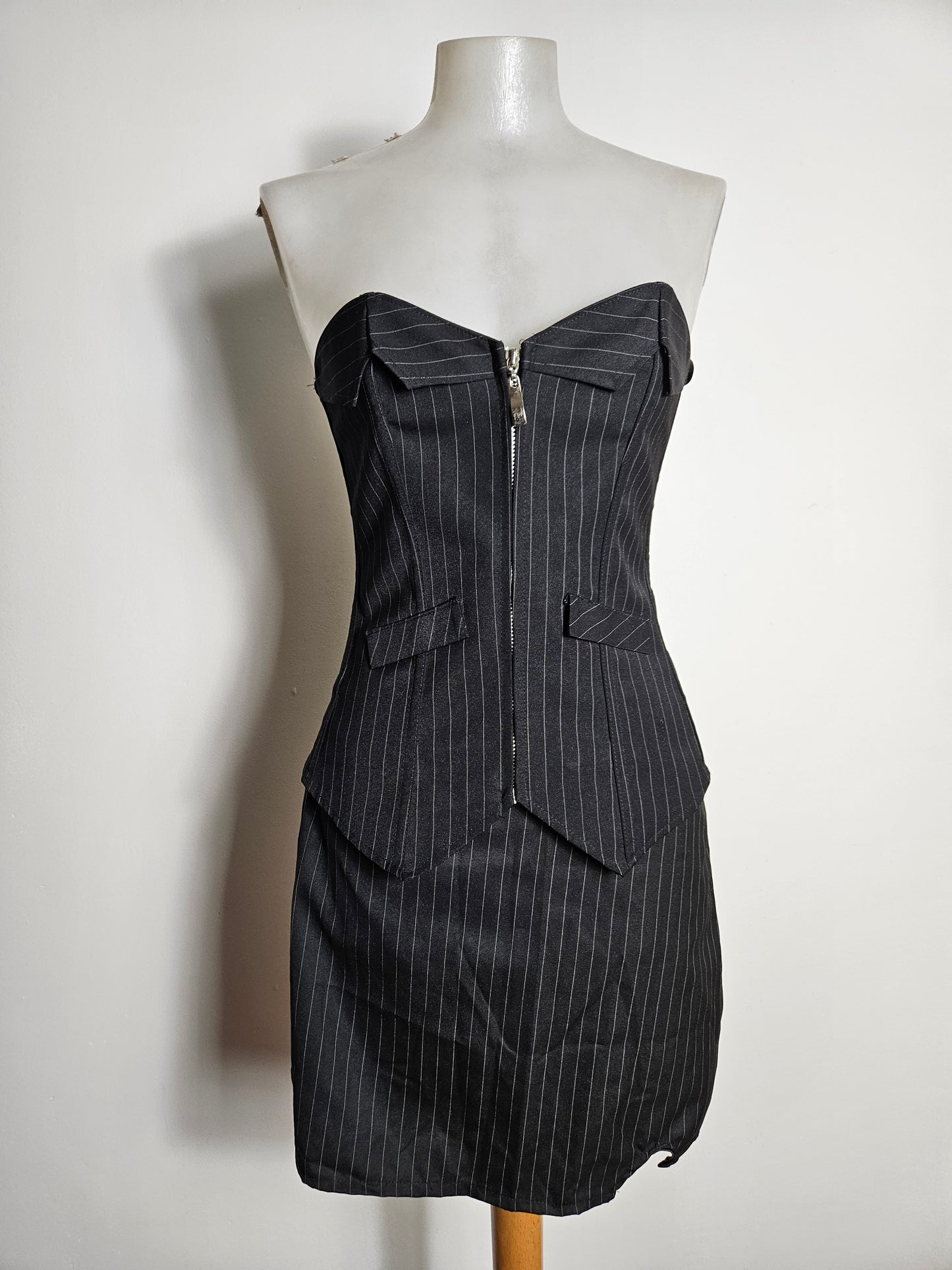 Ensemble corset et mini jupe