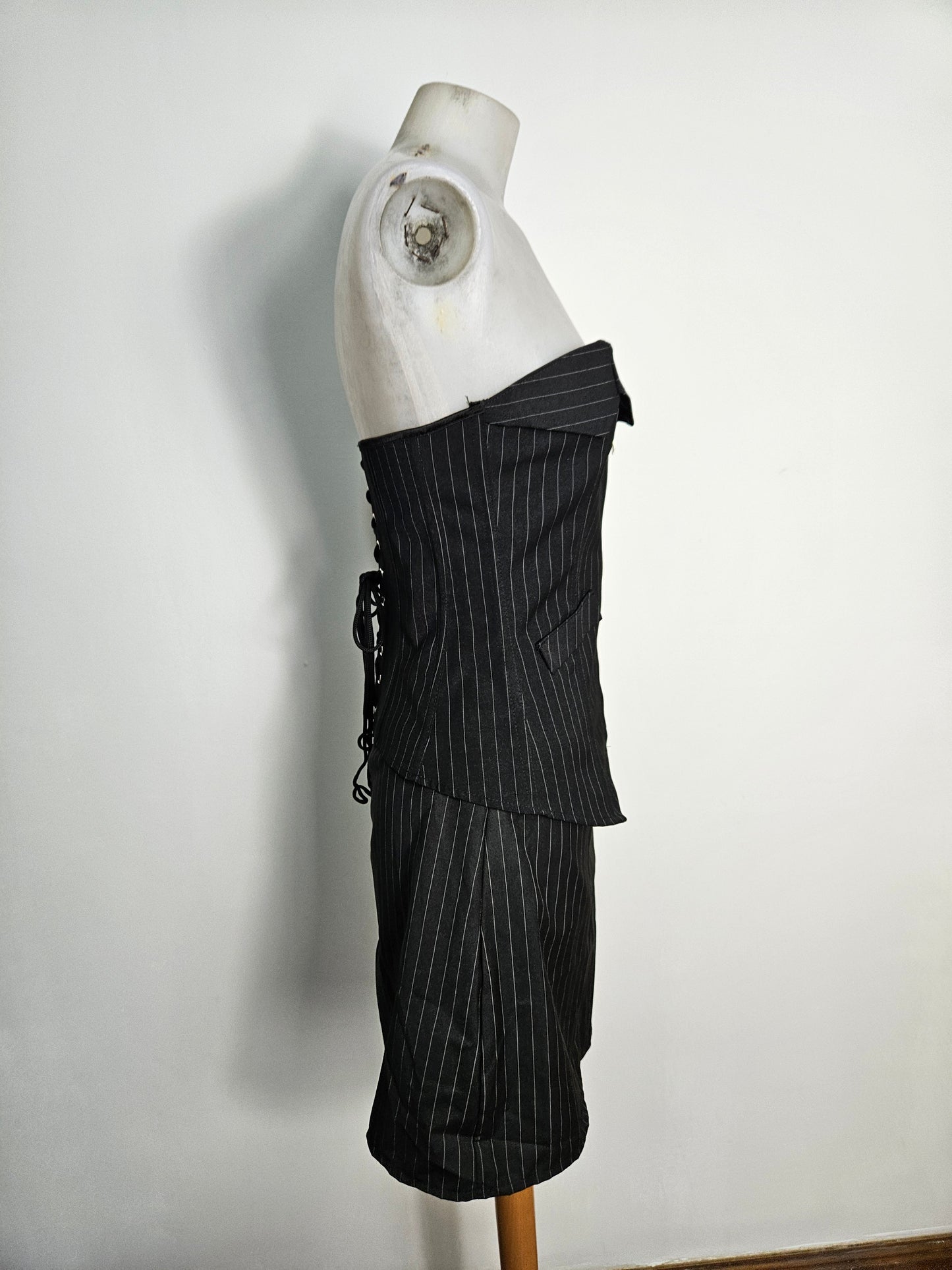 Ensemble corset et mini jupe