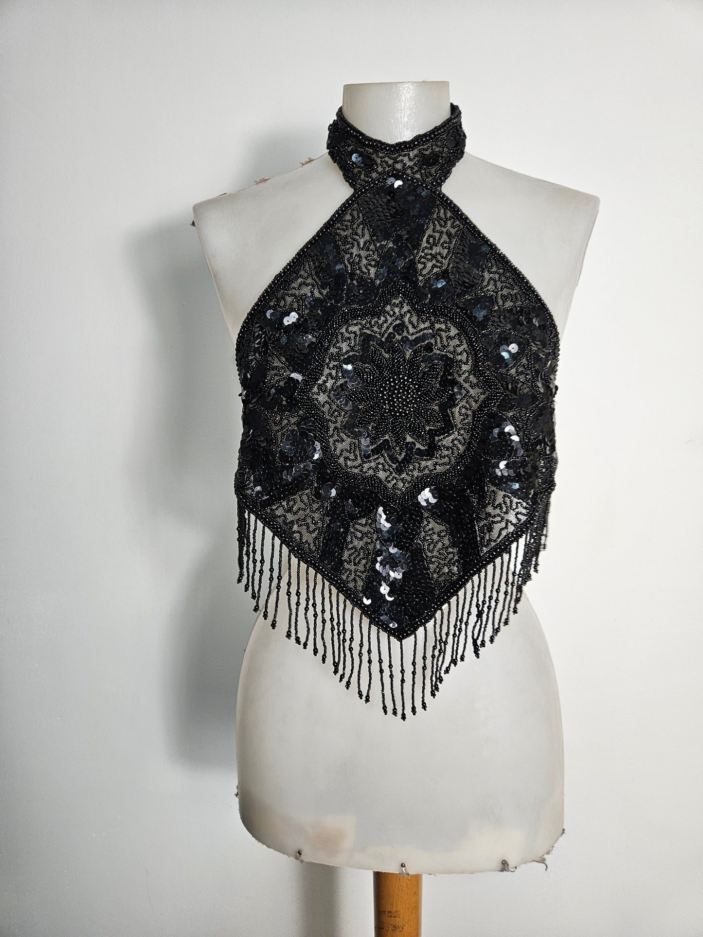 Haut dos nu brodé noir