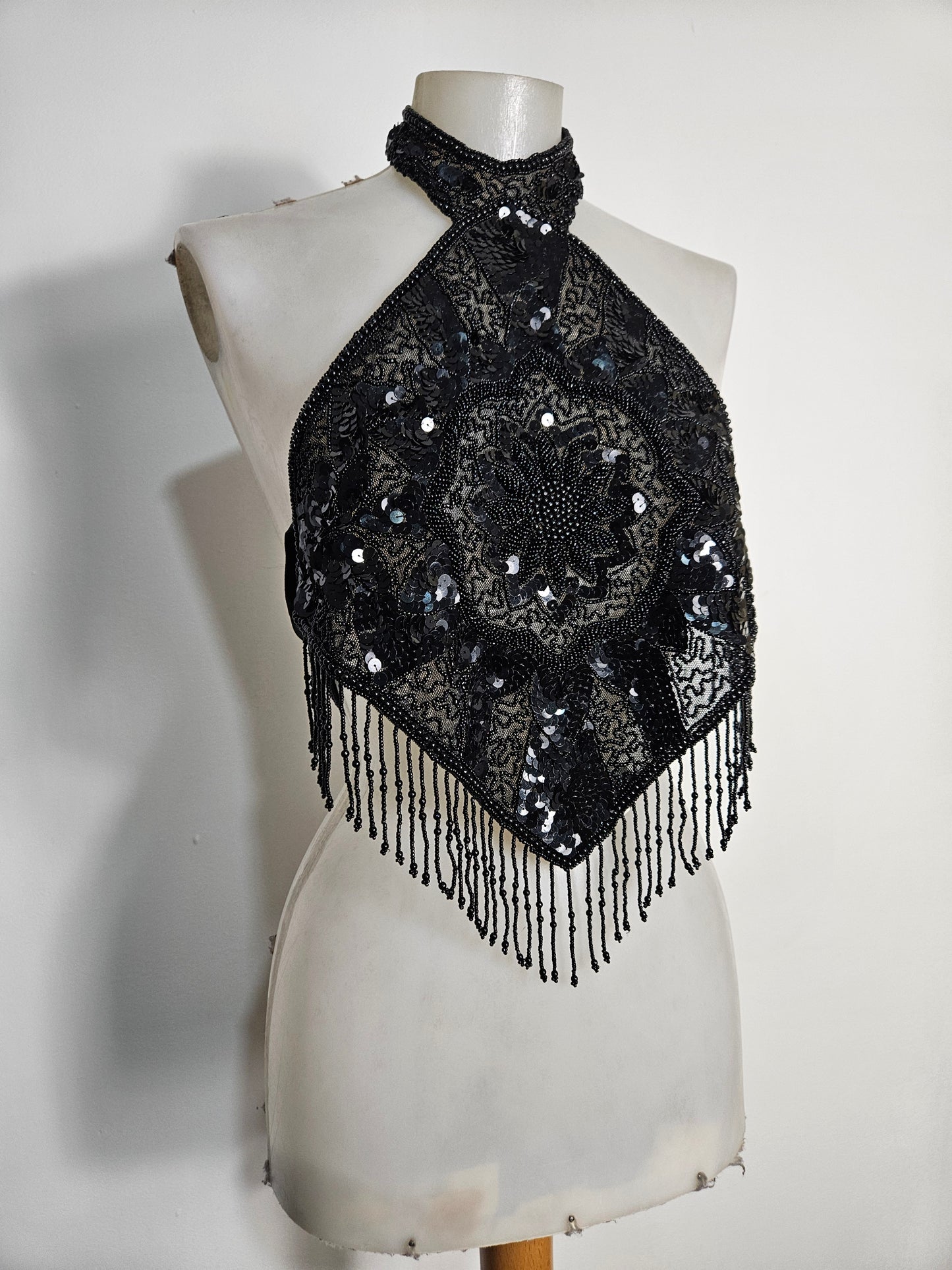 Haut dos nu brodé noir