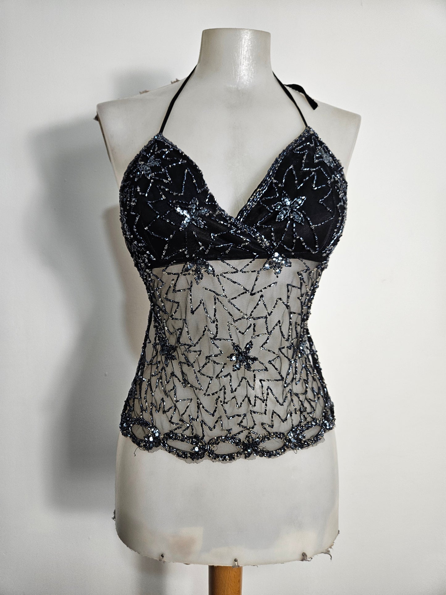 Haut dos nu en voile brodé