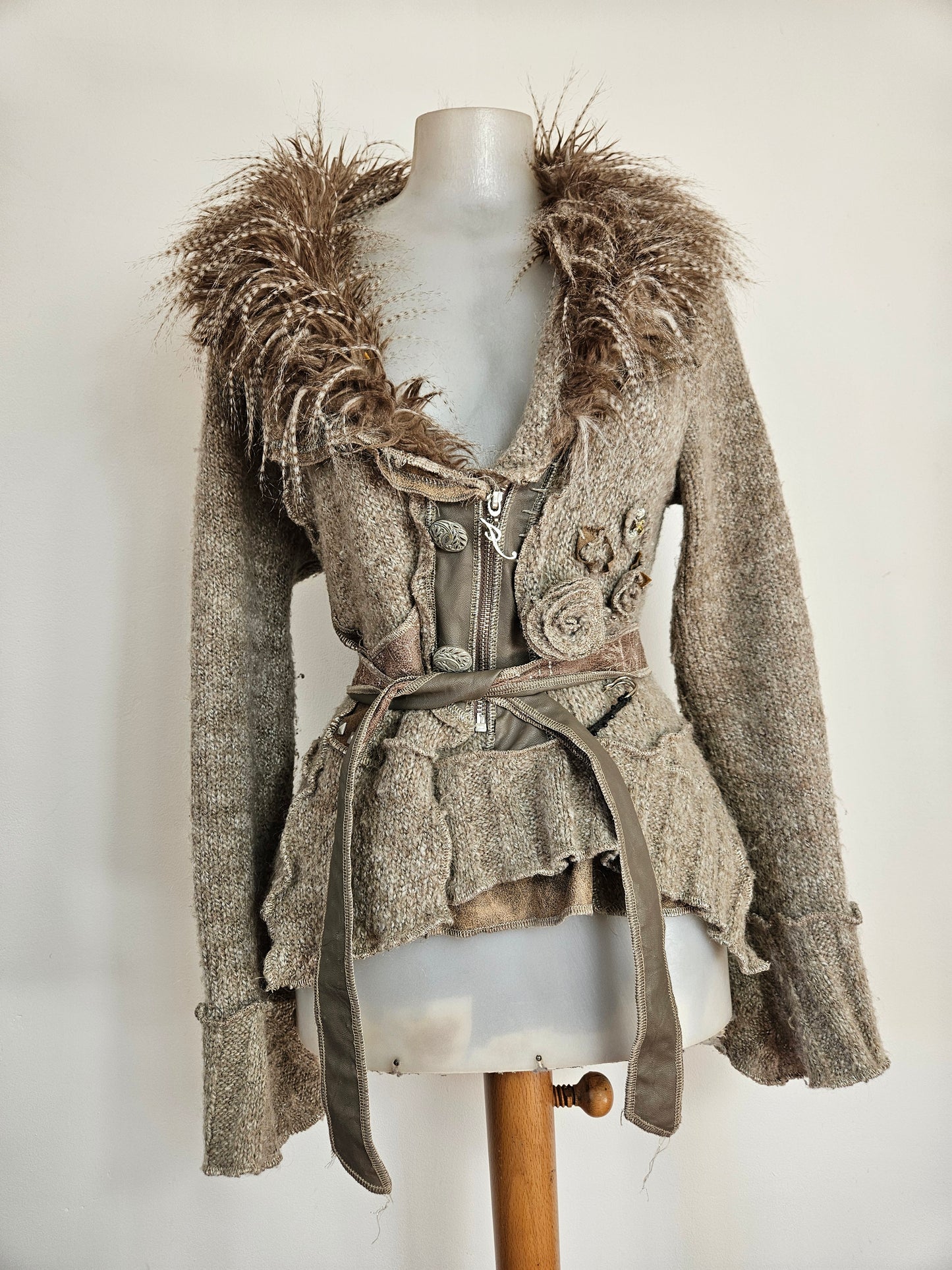 Veste beige col fausse fourrure