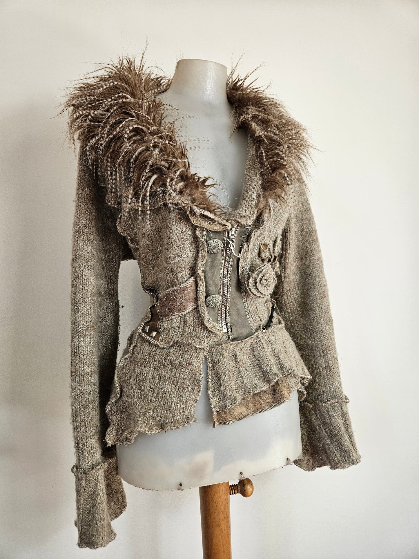 Veste beige col fausse fourrure