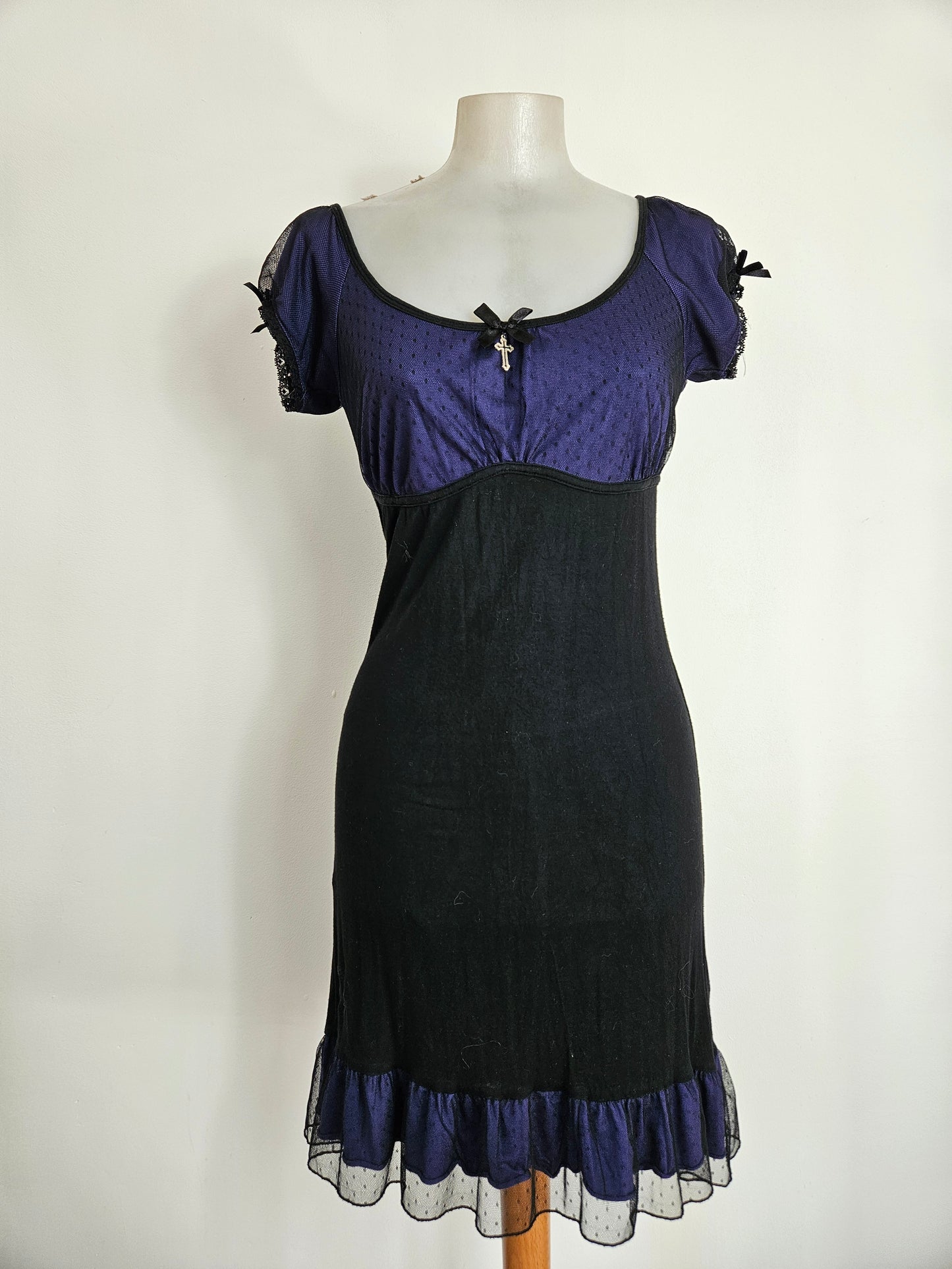 Robe noir et violette