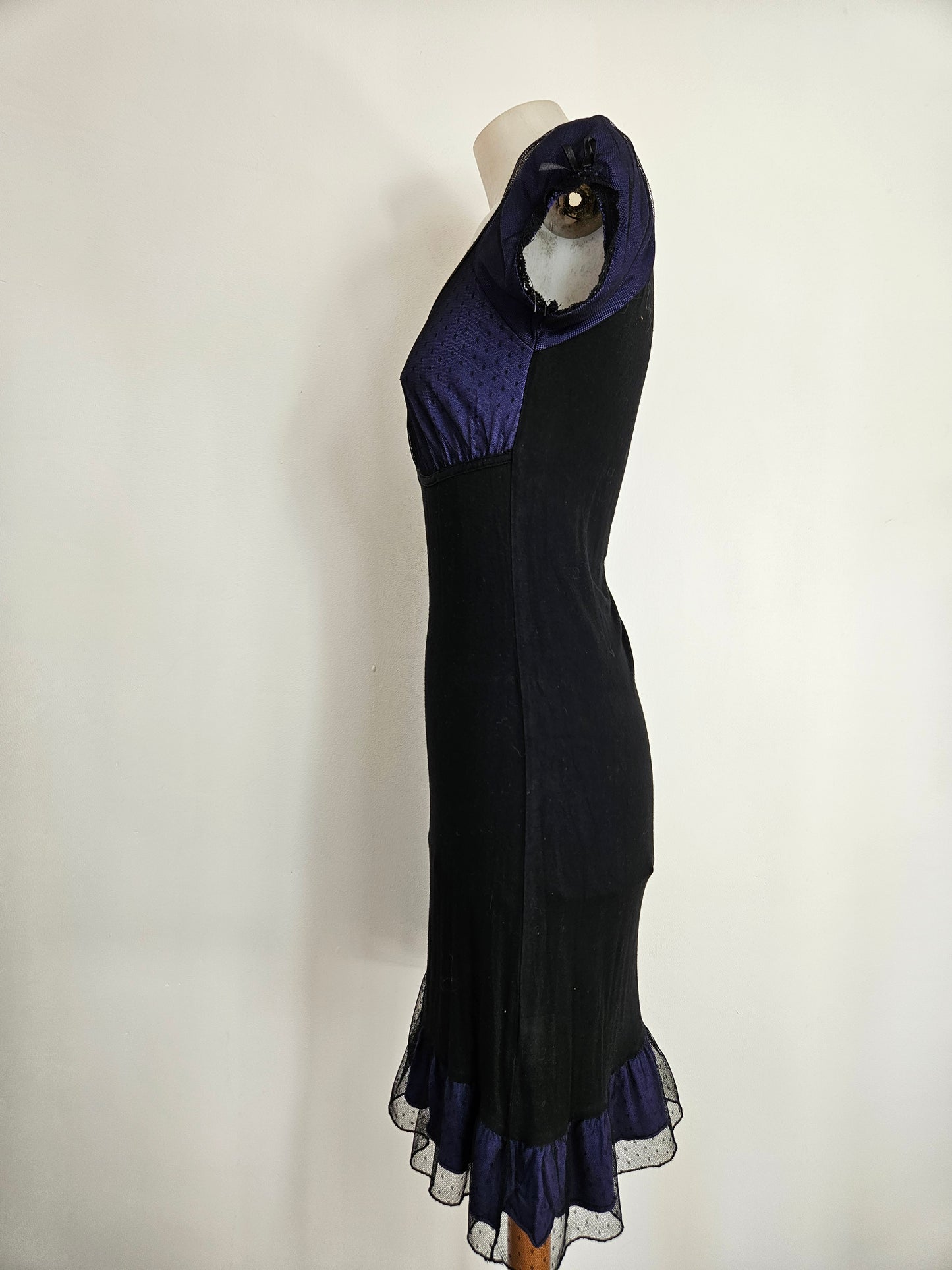 Robe noir et violette