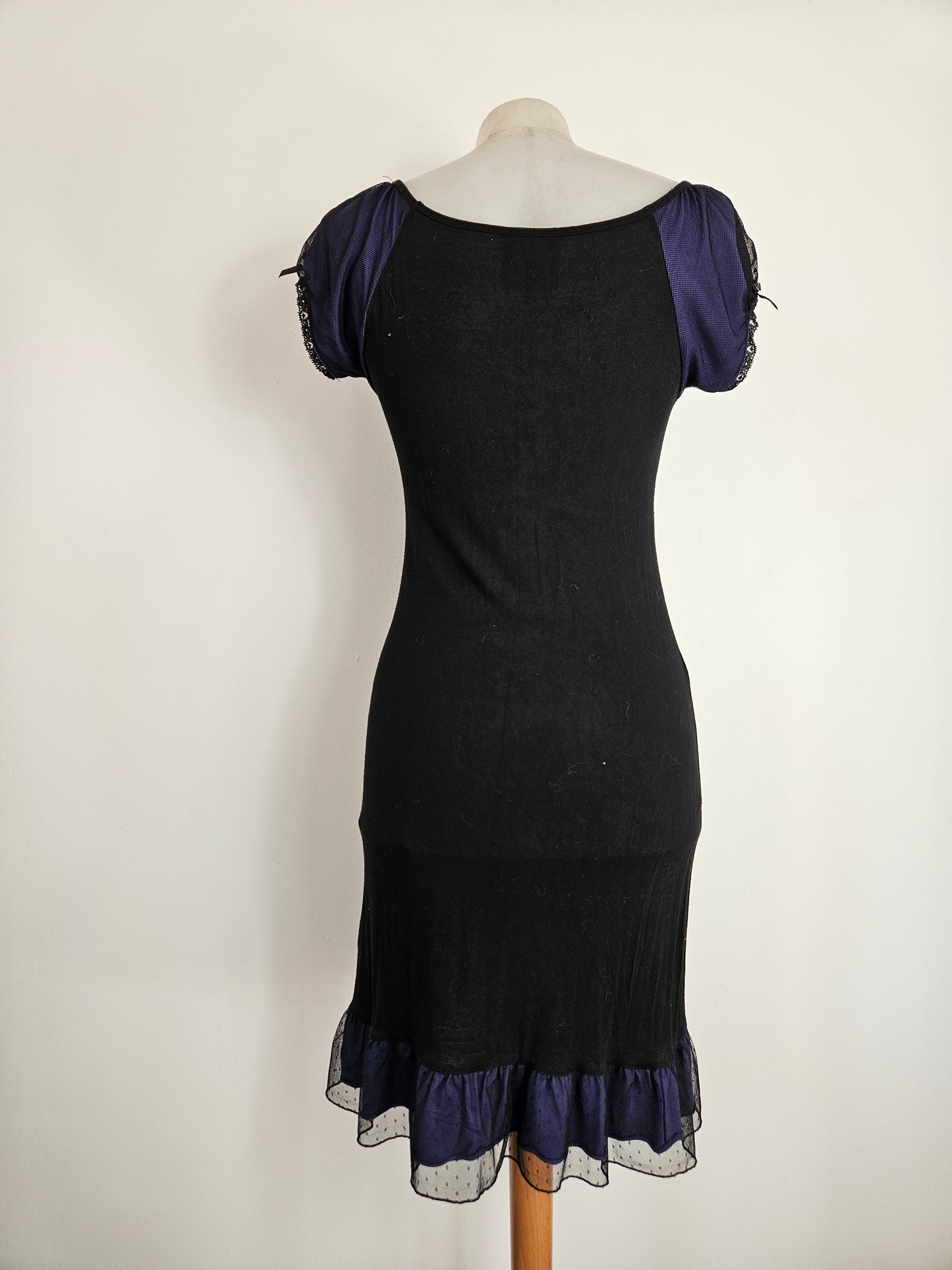 Robe noir et violette