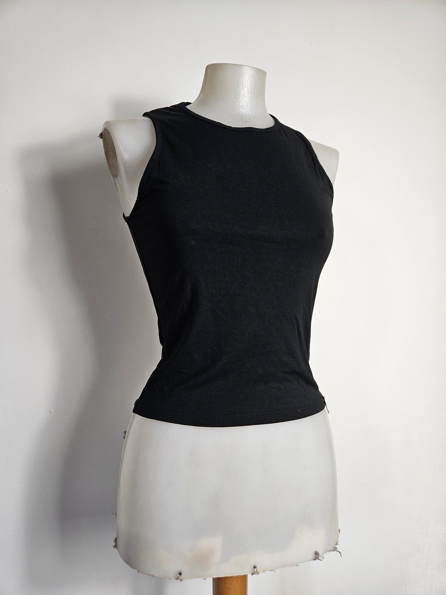 Haut dos nu à lacets