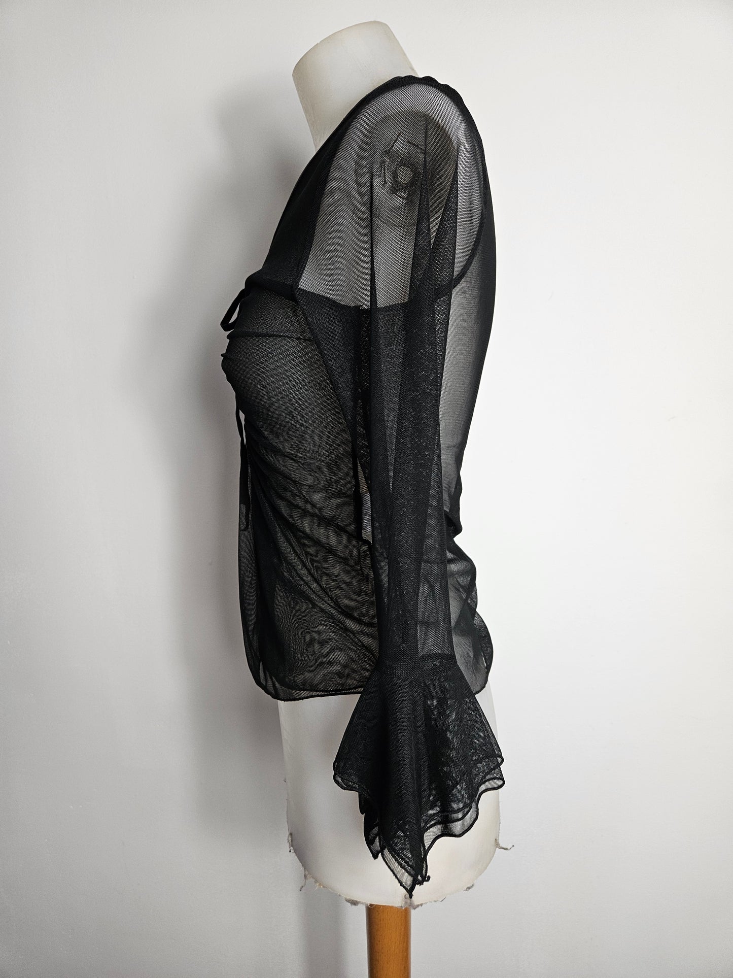 Haut en voile à laçage