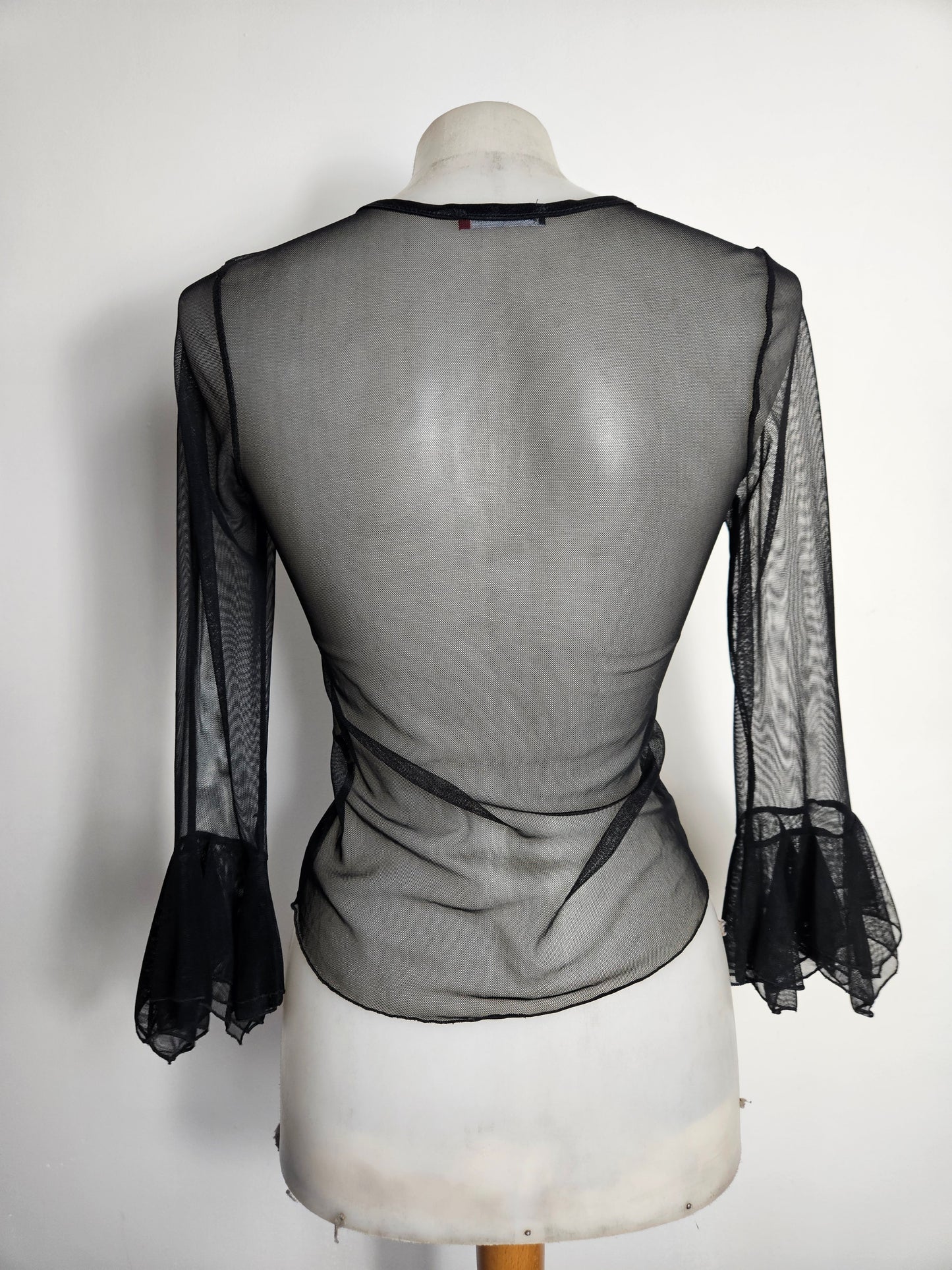 Haut en voile à laçage