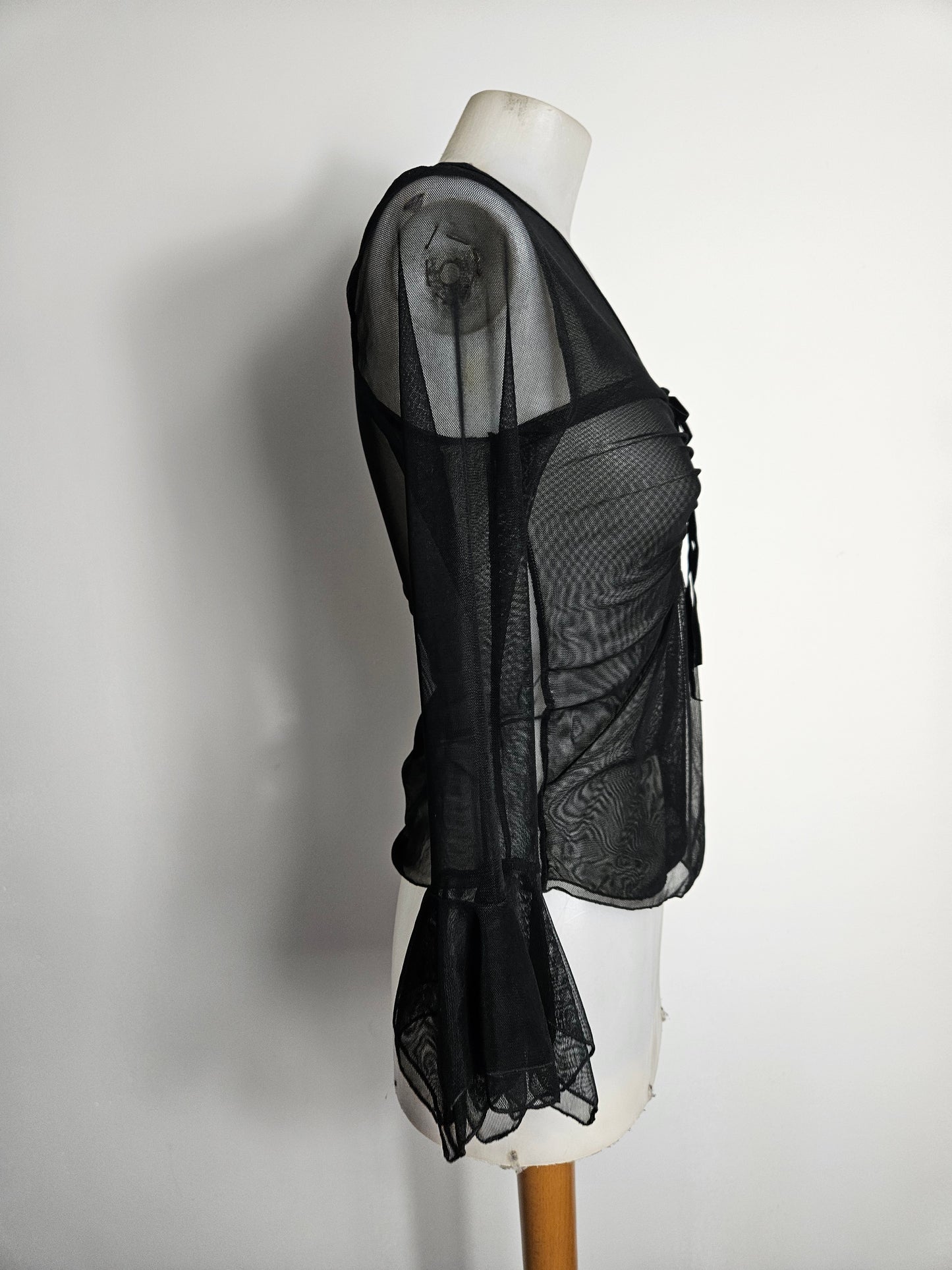 Haut en voile à laçage