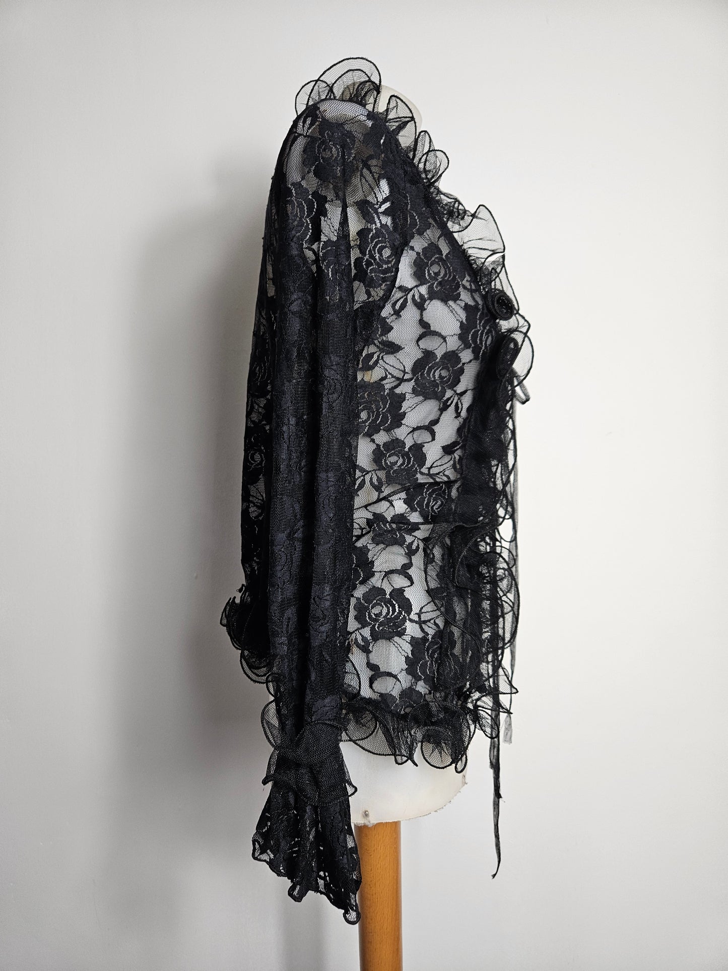 Chemise en dentelle à volants