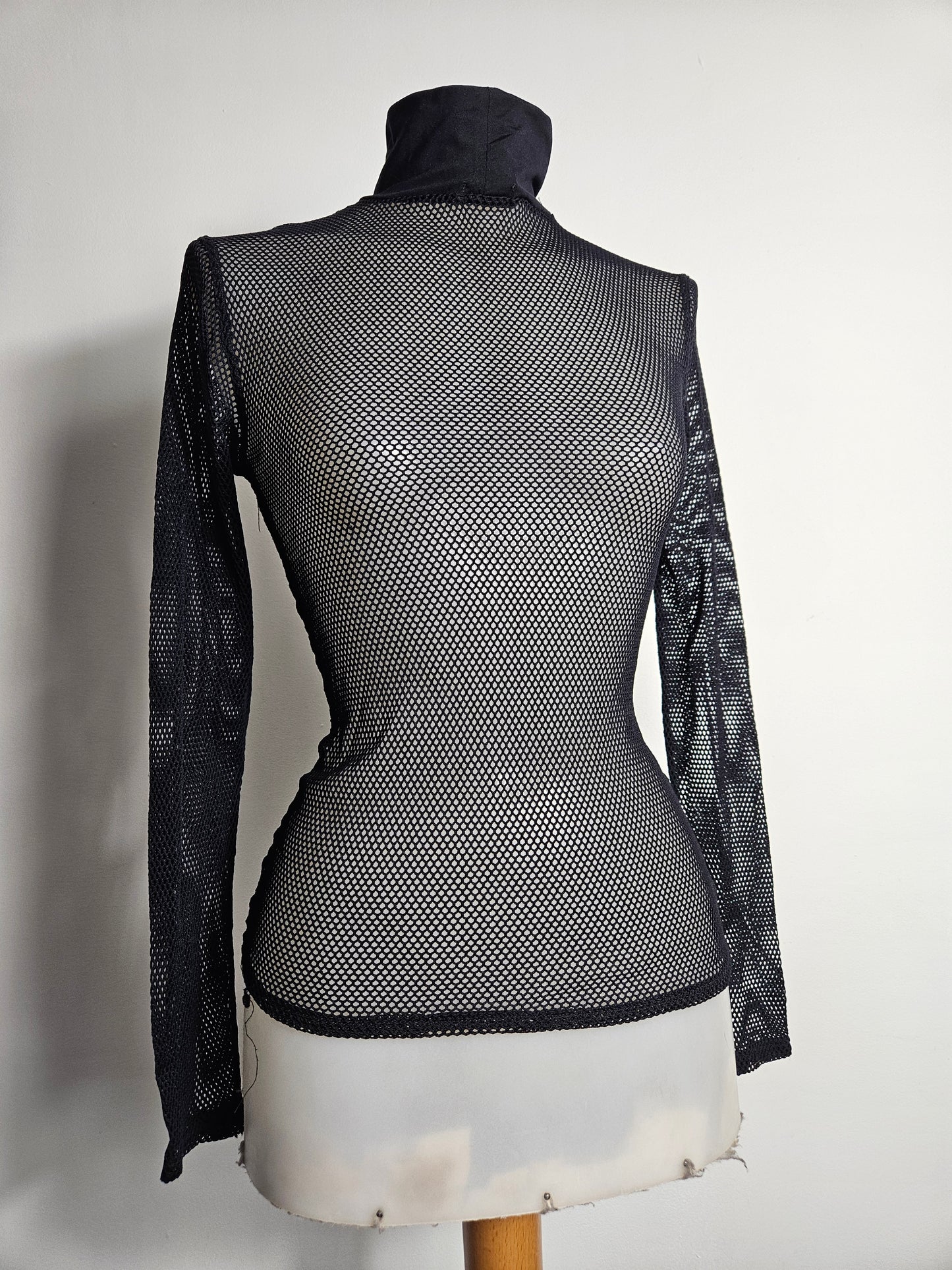 Haut en résille dos nu