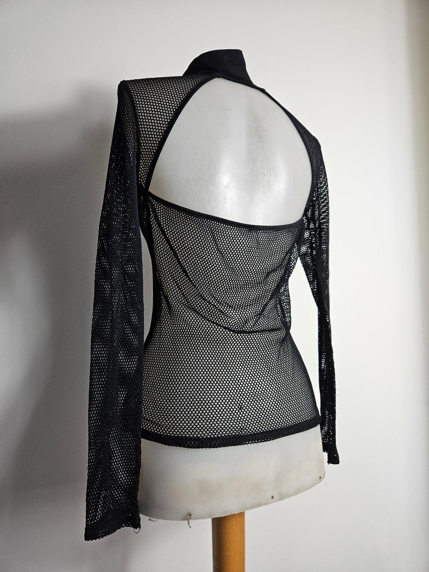 Haut en résille dos nu