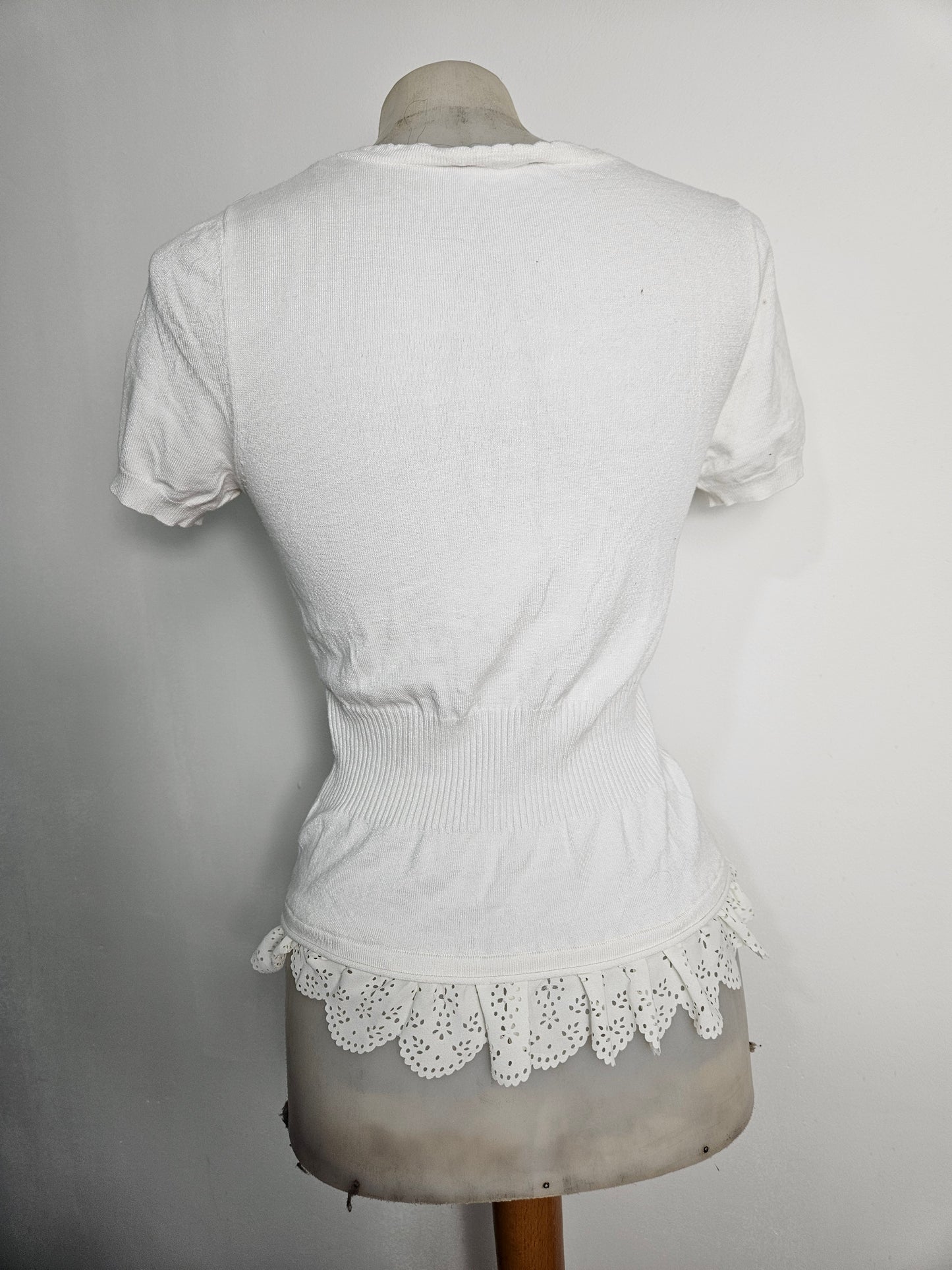 Haut blanc à laçage