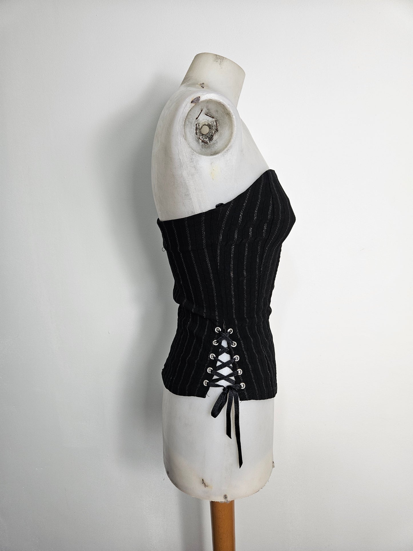 Bustier rayé noir et argenté