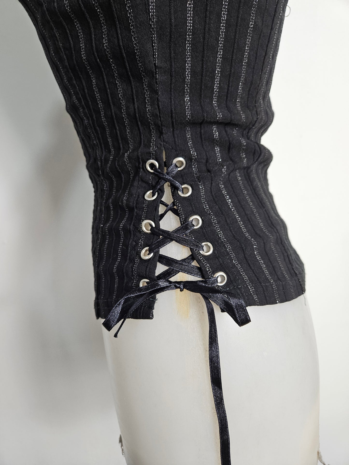 Bustier rayé noir et argenté