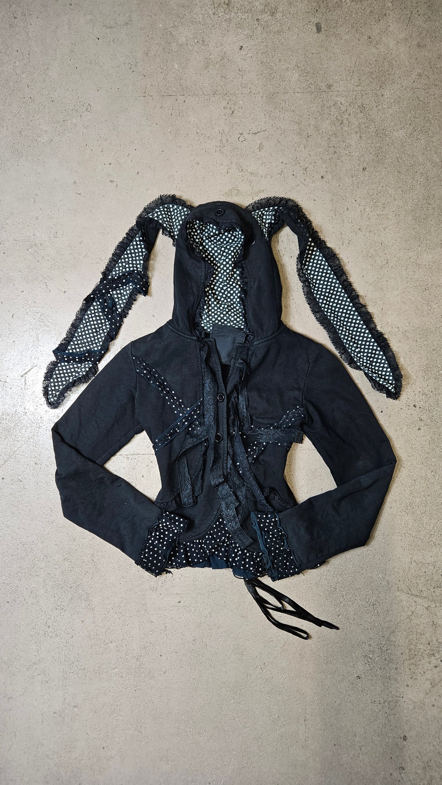 Gilet détails oreilles lapin et laçage