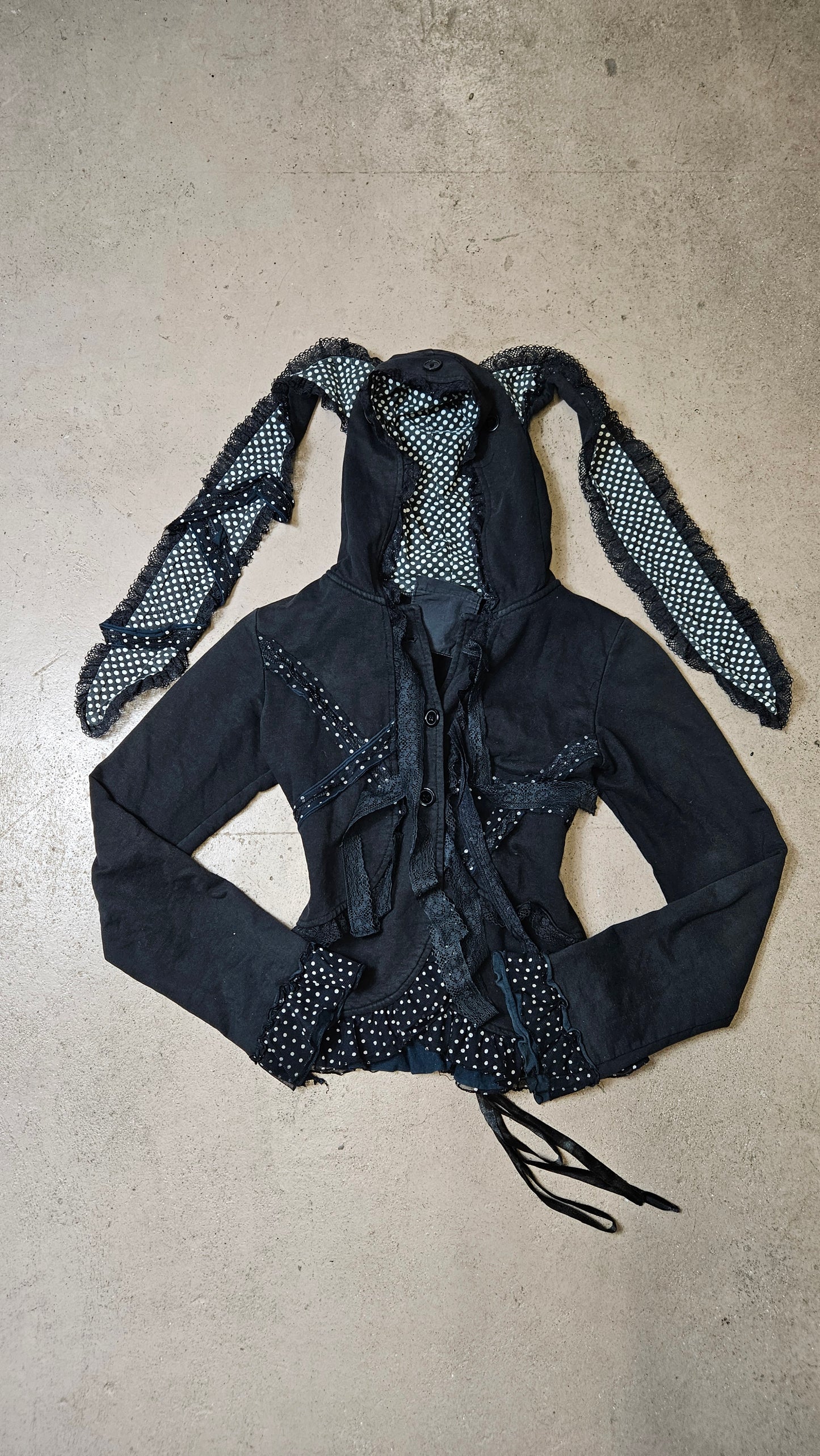 Gilet détails oreilles lapin et laçage